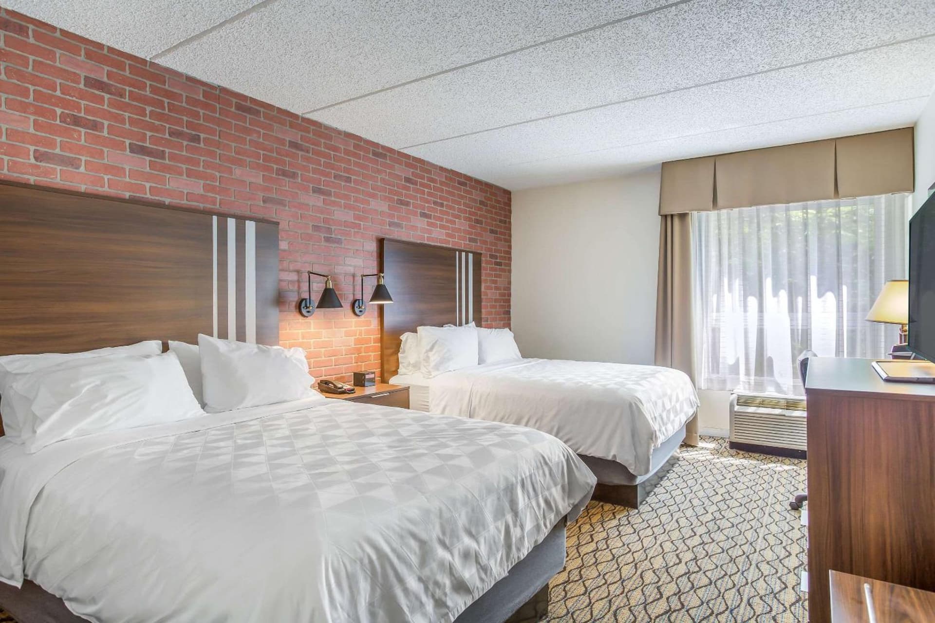 Burrstone Inn, an Ascend Collection Hotel gallery photo in Utica, NY — image 76