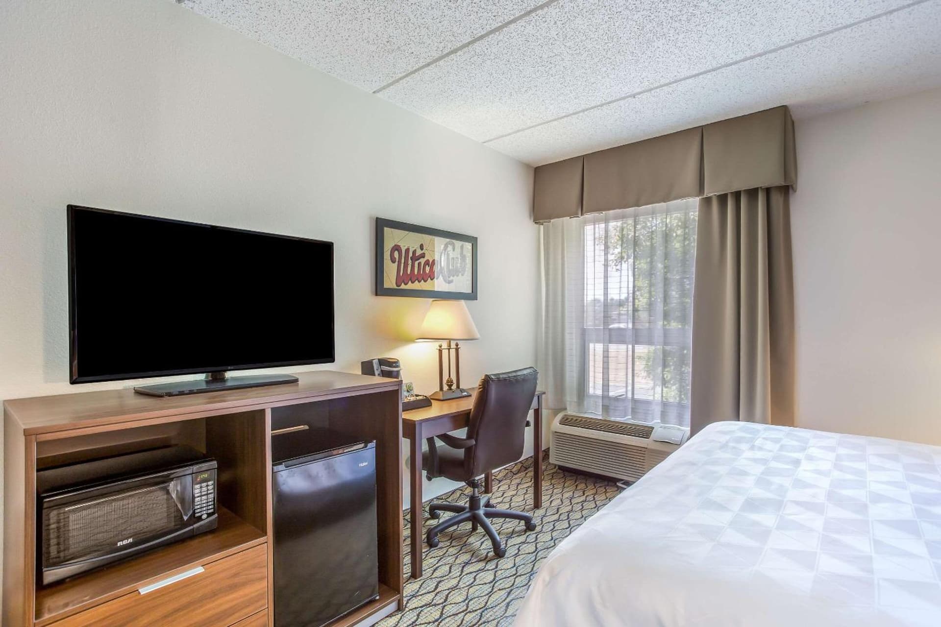 Burrstone Inn, an Ascend Collection Hotel gallery photo in Utica, NY — image 93