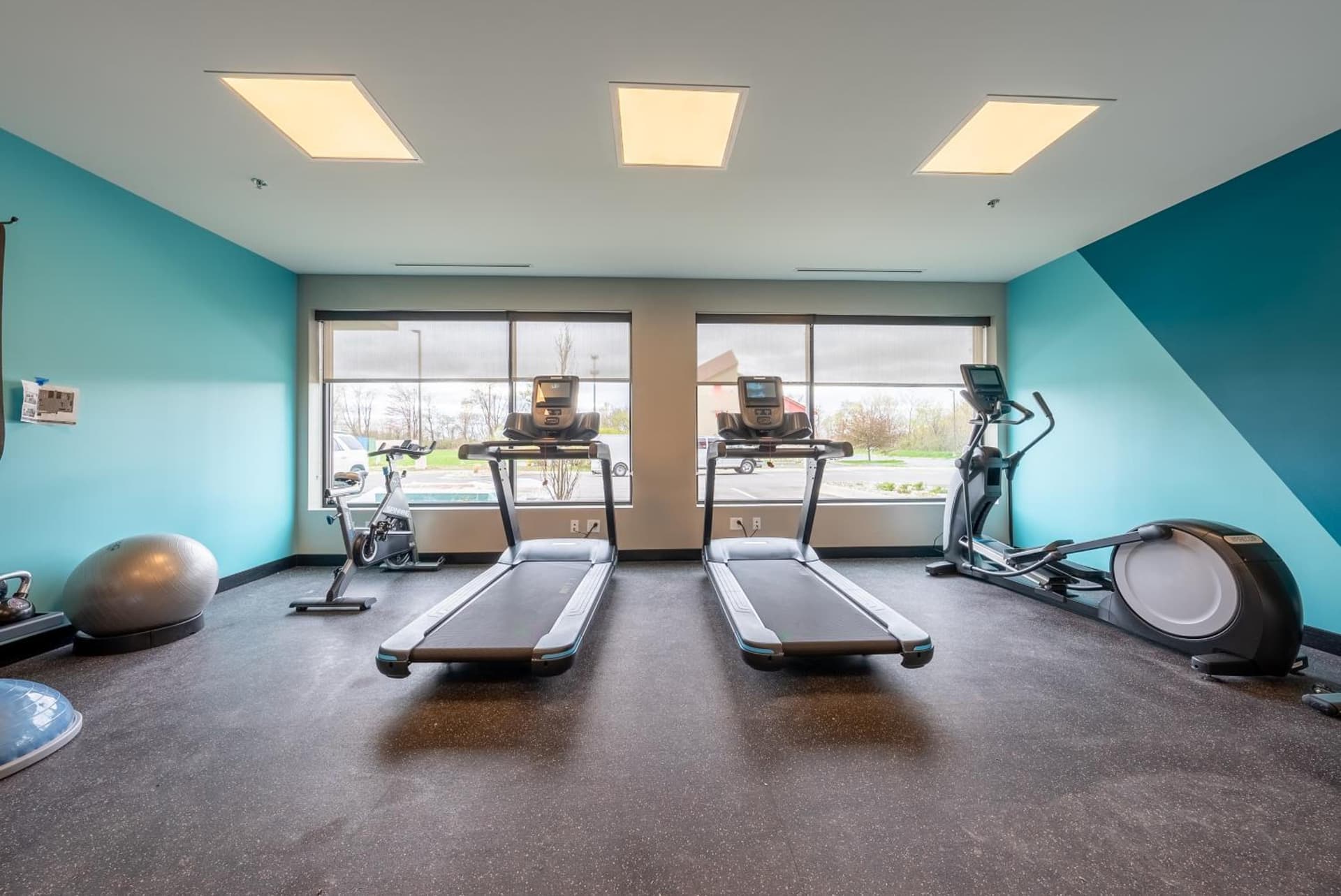 avid hotels - Kalamazoo East by IHG gallery photo in Kalamazoo, MI — image 7