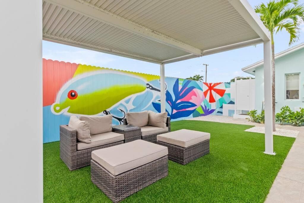 Exclusive Oasis, Exotic Pool & Miami Inspired Art featured exterior or lobby in Delray Beach, FL — similar hotel