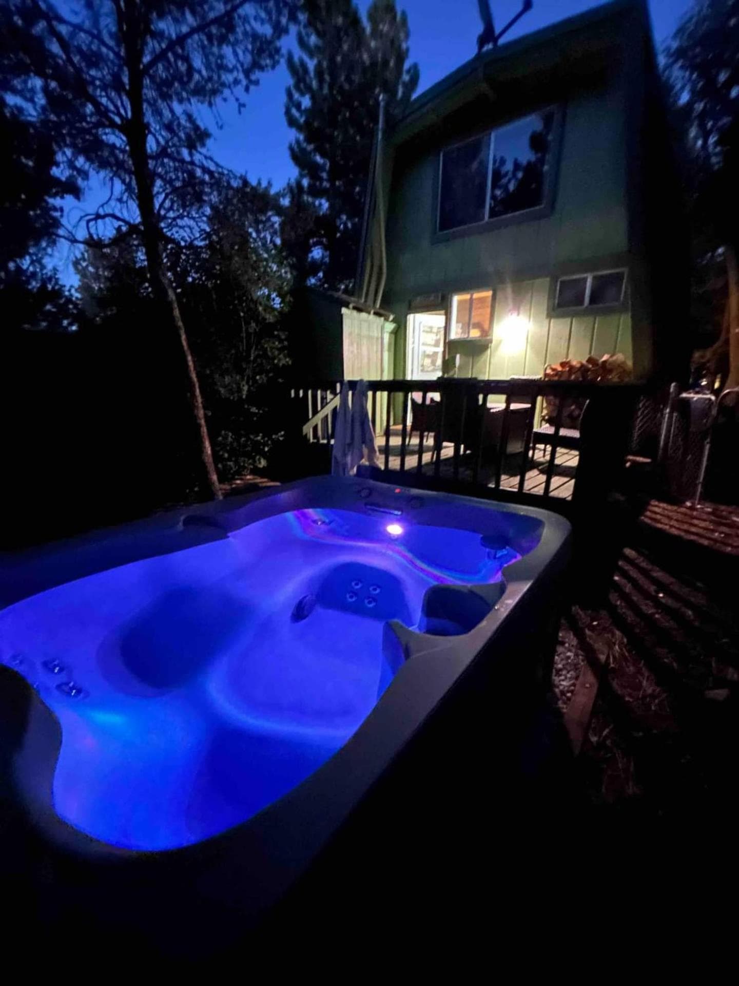 Fireplace, King Bed, Hottub,firepit The Jameson property views in Sugarloaf — gallery photo 3