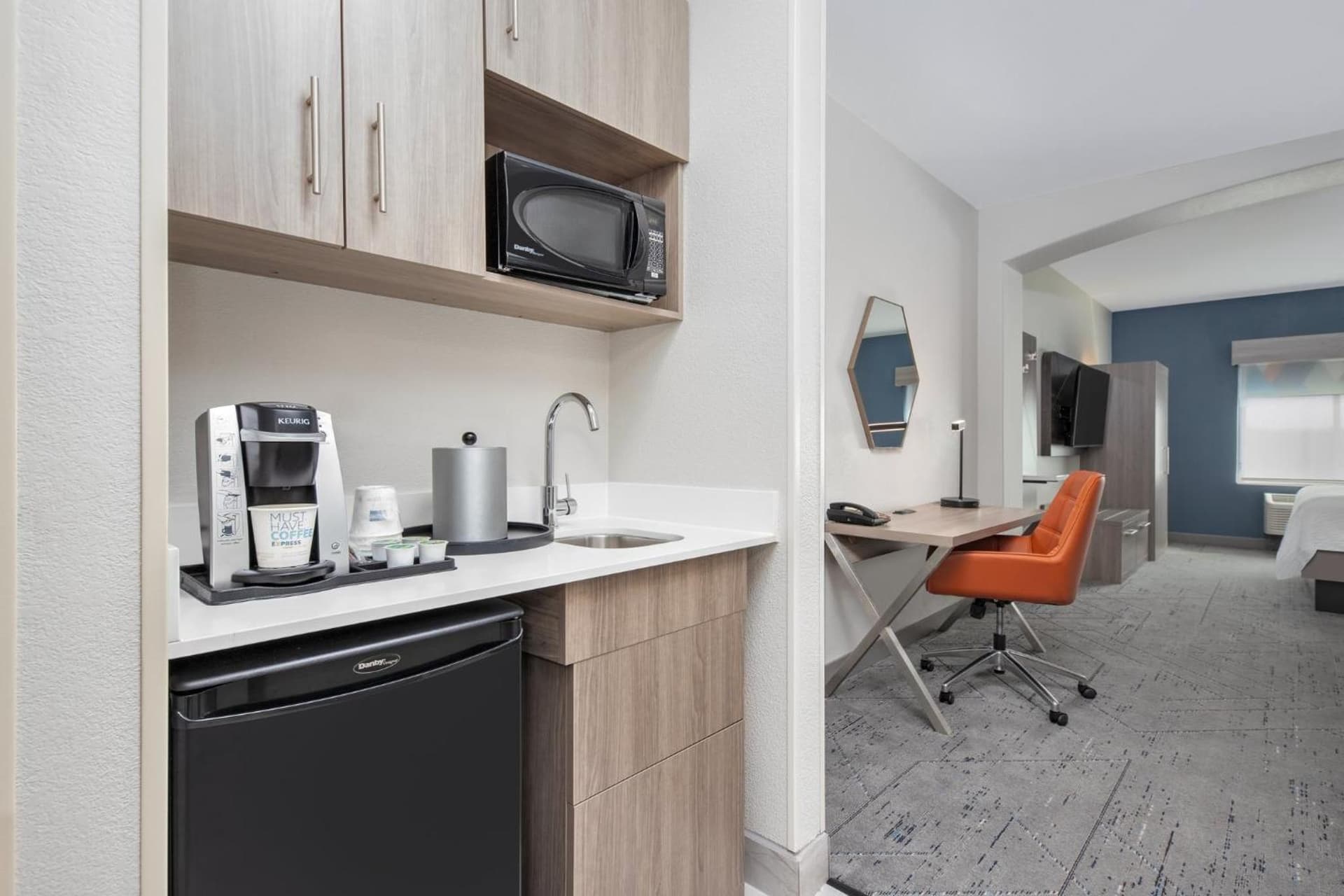 Holiday Inn Express Hotel & Suites Dallas West by IHG gallery photo in Dallas, TX — image 73