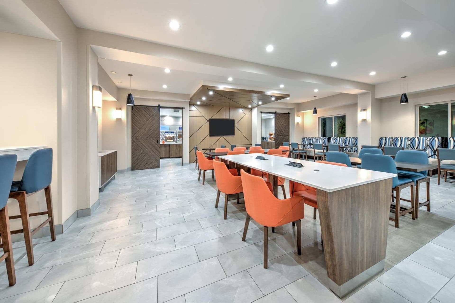 Holiday Inn Express Hotel & Suites Dallas West by IHG gallery photo in Dallas, TX — image 38