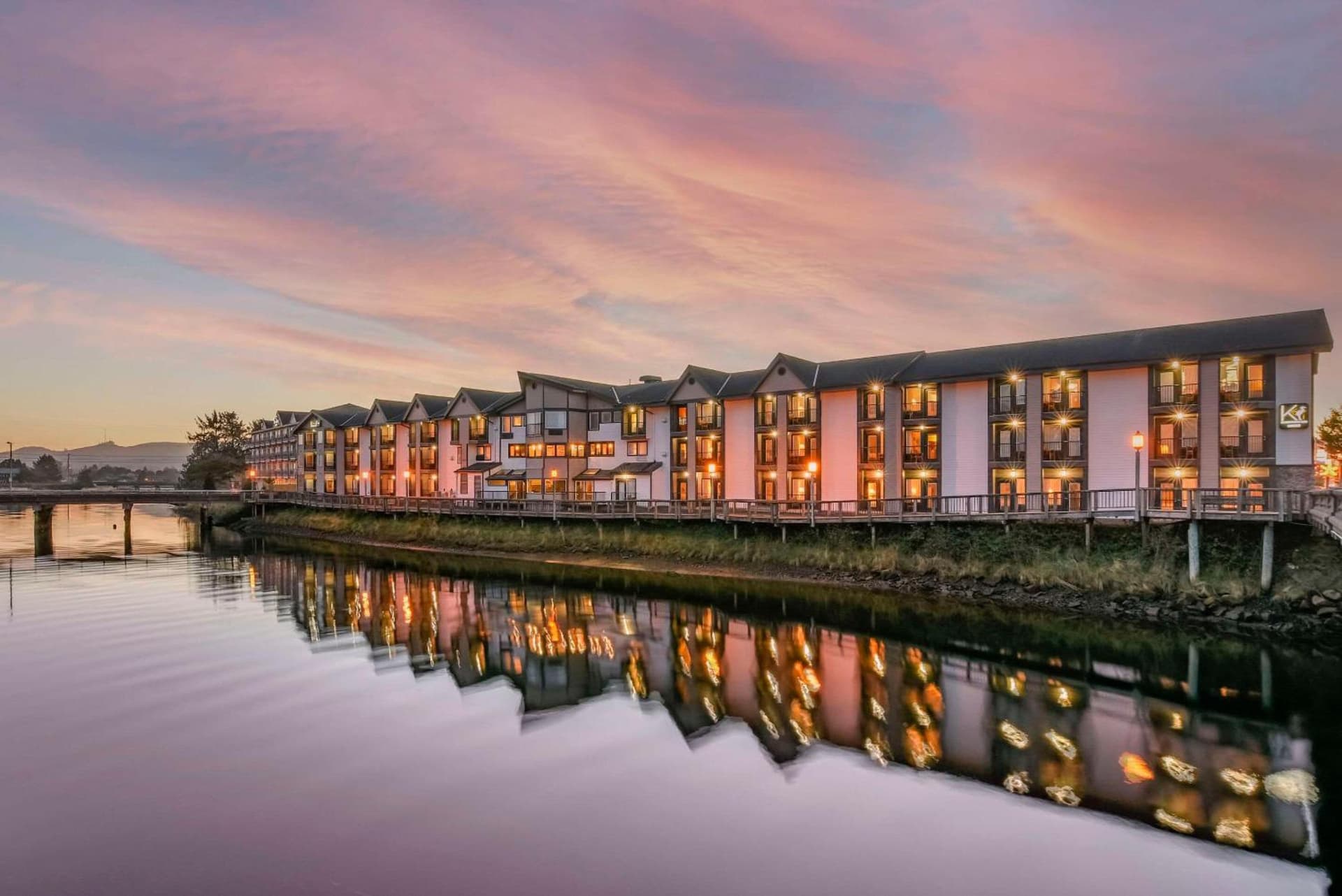 Kathryn Riverfront Inn, an Ascend Collection Hotel property views in Seaside, OR — gallery photo 3