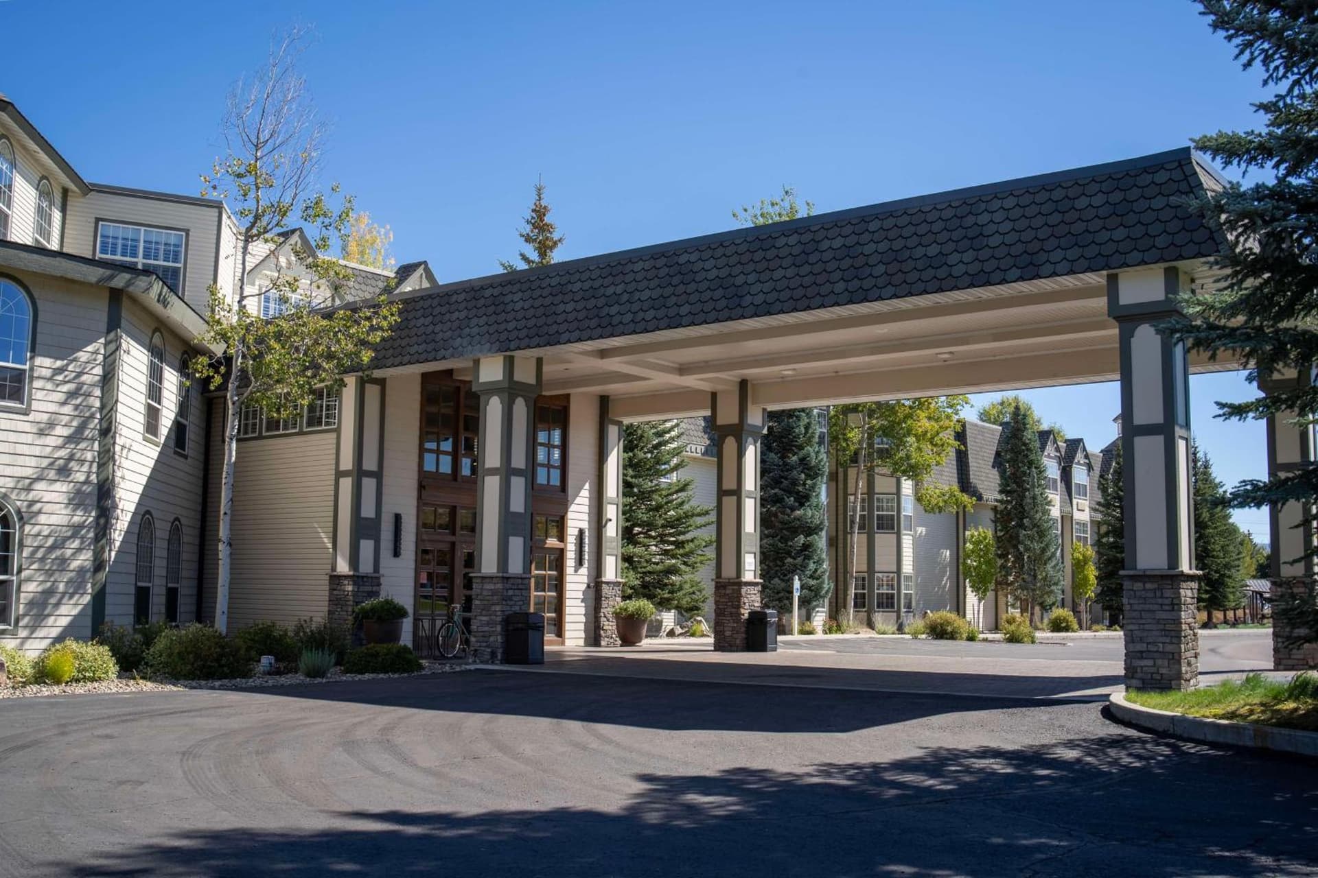 Hotel NoBo Cascade, Tapestry Collection by Hilton interior in Cascade, ID — gallery photo 2
