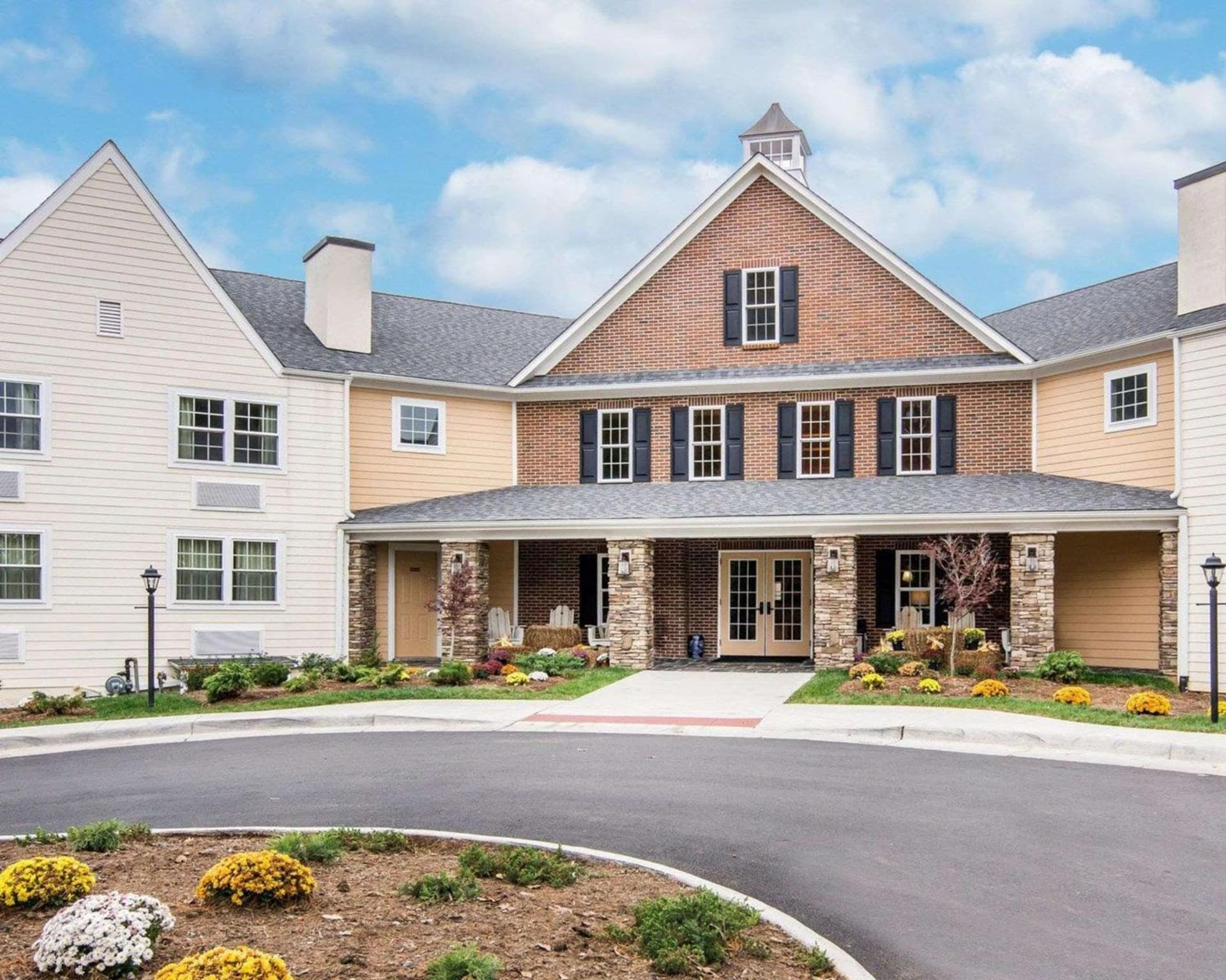 Bluegreen Vacations Shenandoah Crossing, an Ascend Collection Resort featured exterior or lobby in Gordonsville, VA — similar hotel