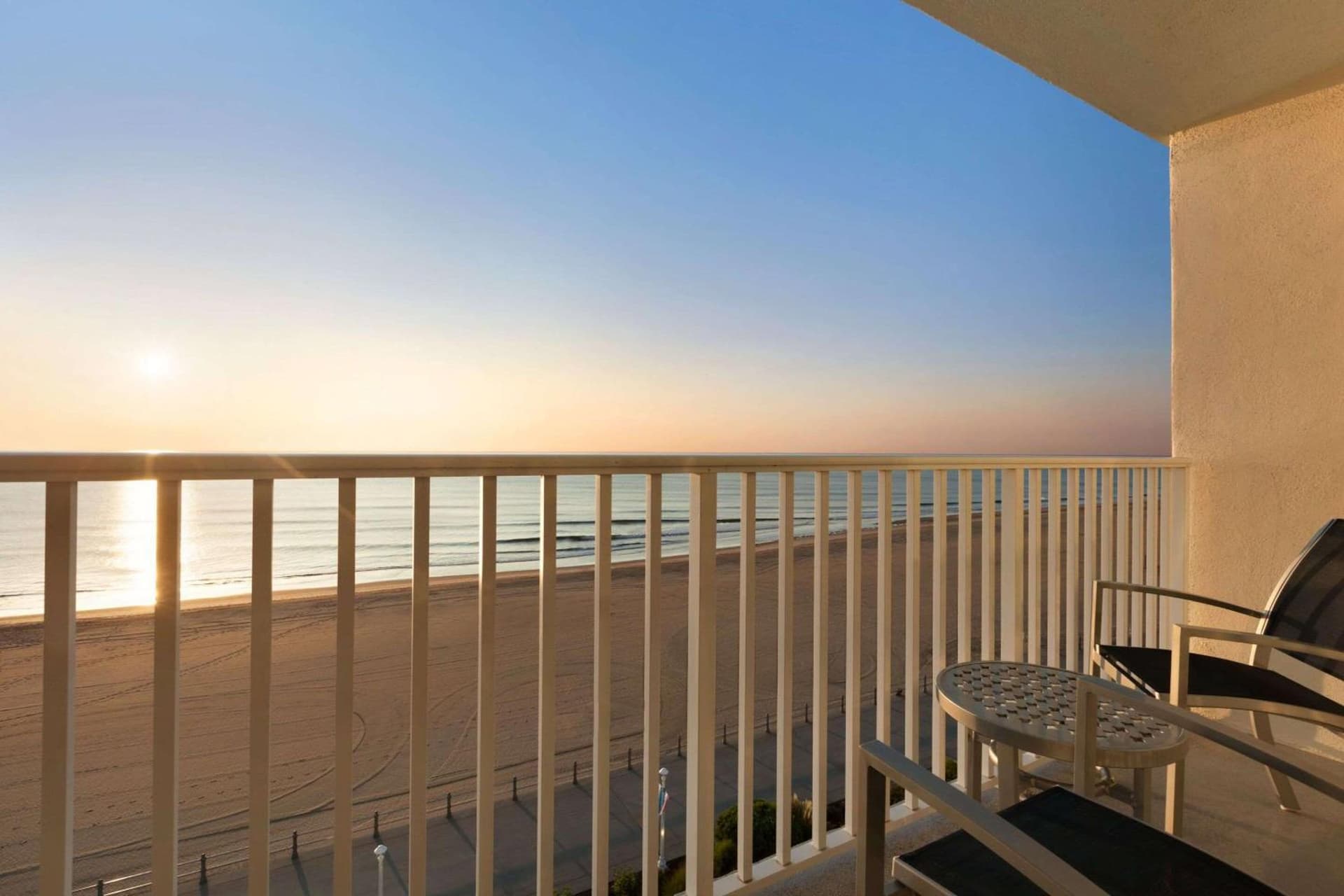 Surfbreak Virginia Beach Oceanfront, an Ascend Collection Hotel gallery photo in Virginia Beach, VA — image 13