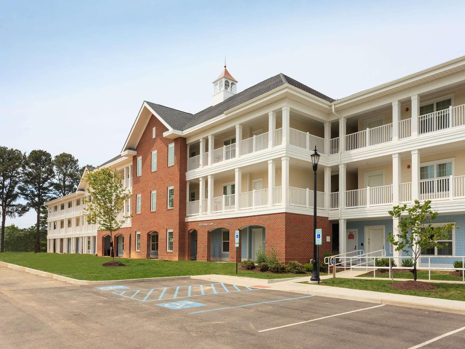 Bluegreen Vacations Parkside Williamsburg, an Ascend Collection Resort interior in Williamsburg, VA — gallery photo 2