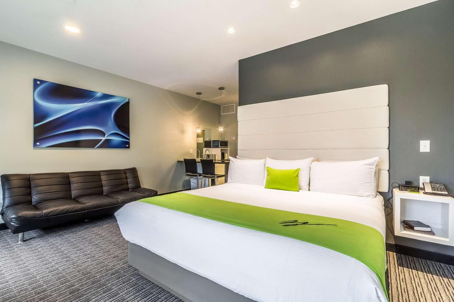 The Wallhouse Hotel, an Ascend Collection Hotel property views in Walnut Creek, OH — gallery photo 3
