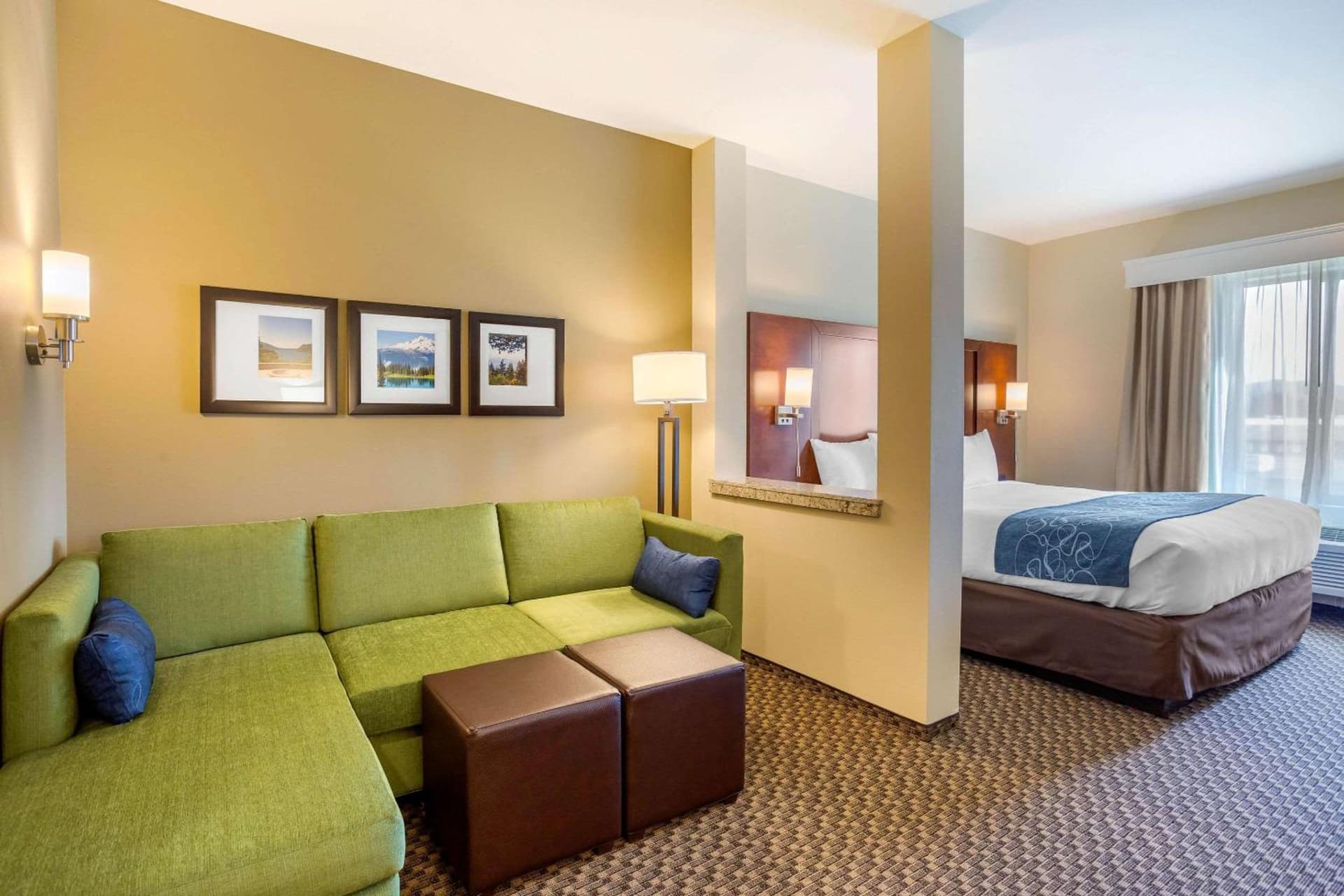Comfort Suites Burlington near I-5 property views in Burlington, WA — gallery photo 3