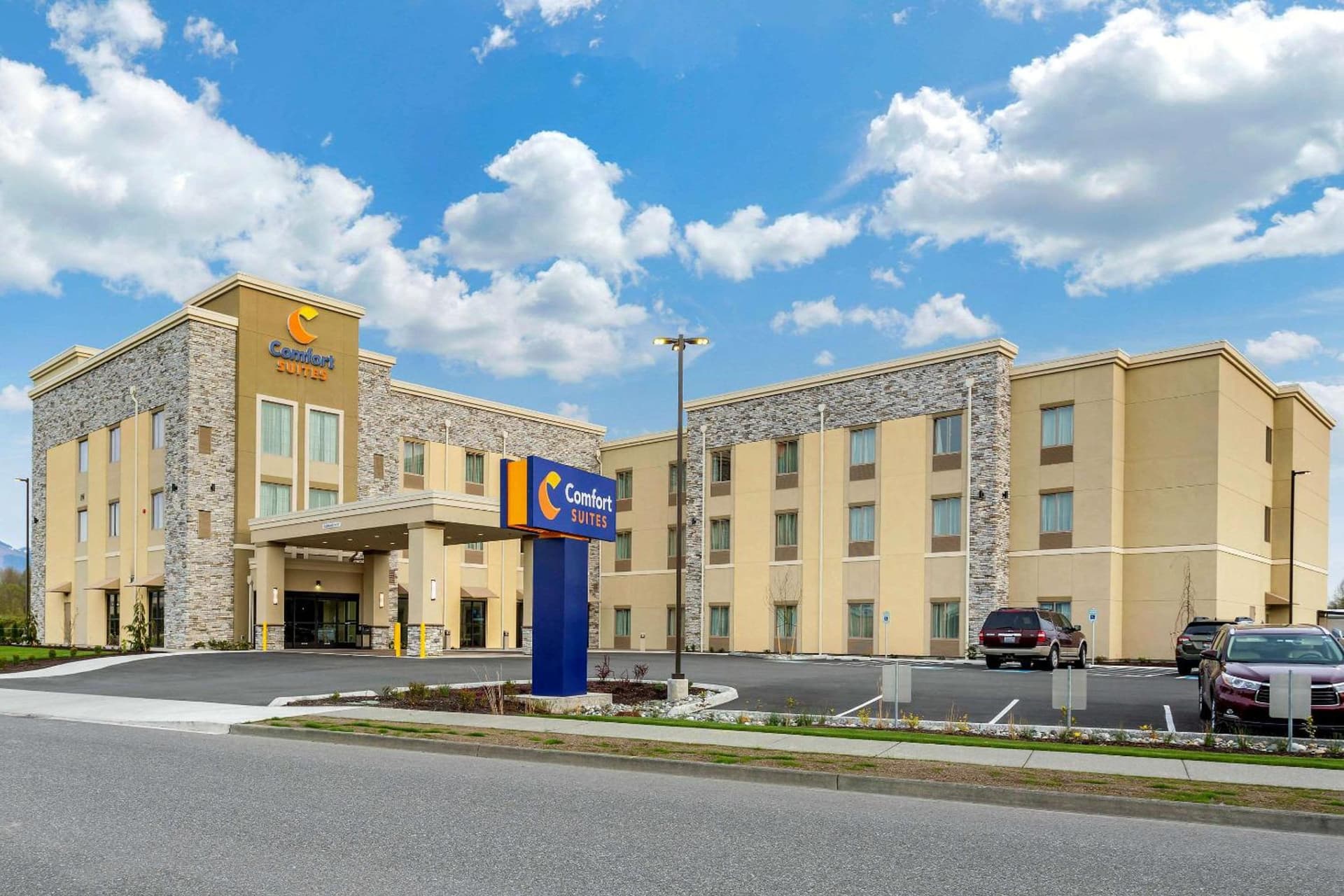 Comfort Suites Burlington near I-5 property views in Burlington, WA — gallery photo 3