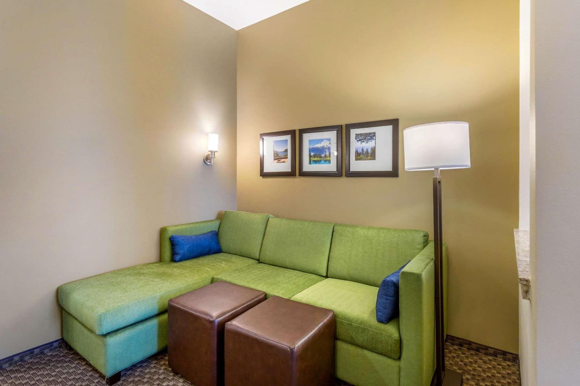 Comfort Suites Burlington near I-5 gallery photo in Burlington, WA — image 50