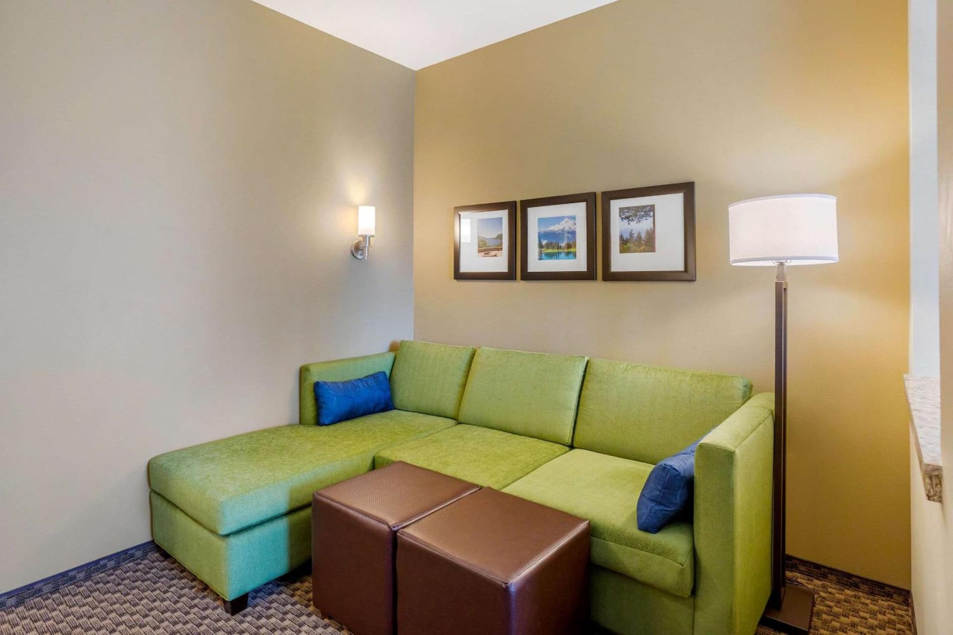 Comfort Suites Burlington near I-5 gallery photo in Burlington, WA — image 46