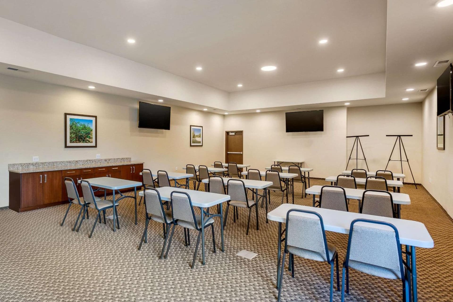 Comfort Suites Burlington near I-5 gallery photo in Burlington, WA — image 5