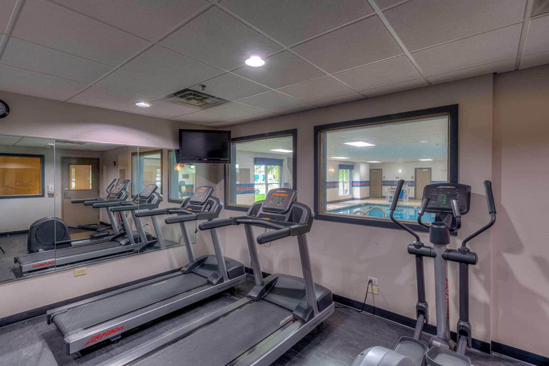 Country Inn & Suites by Radisson, Crystal Lake, IL gallery photo in Crystal Lake, IL — image 56