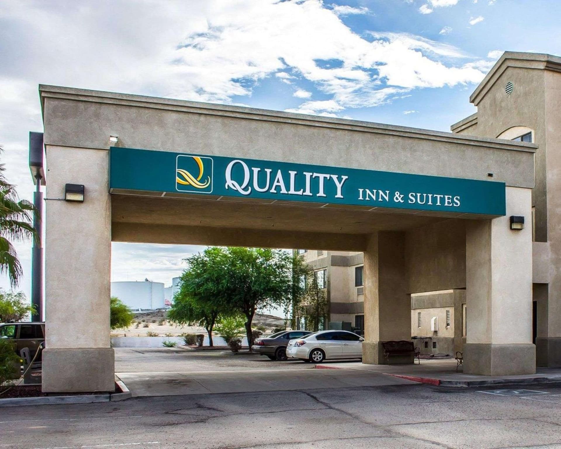 Quality Inn & Suites Yuma interior in Yuma, AZ — gallery photo 2