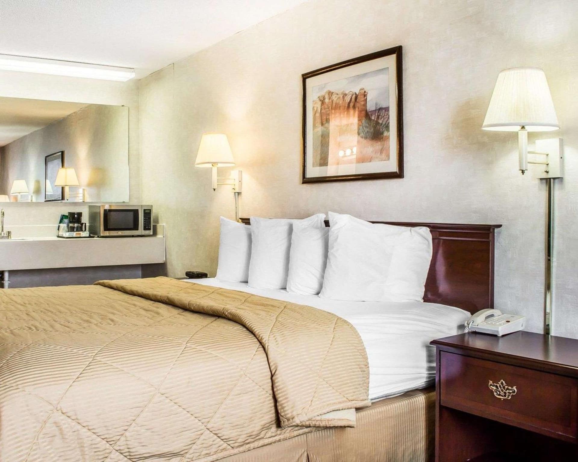 Quality Inn & Suites Yuma property views in Yuma, AZ — gallery photo 3