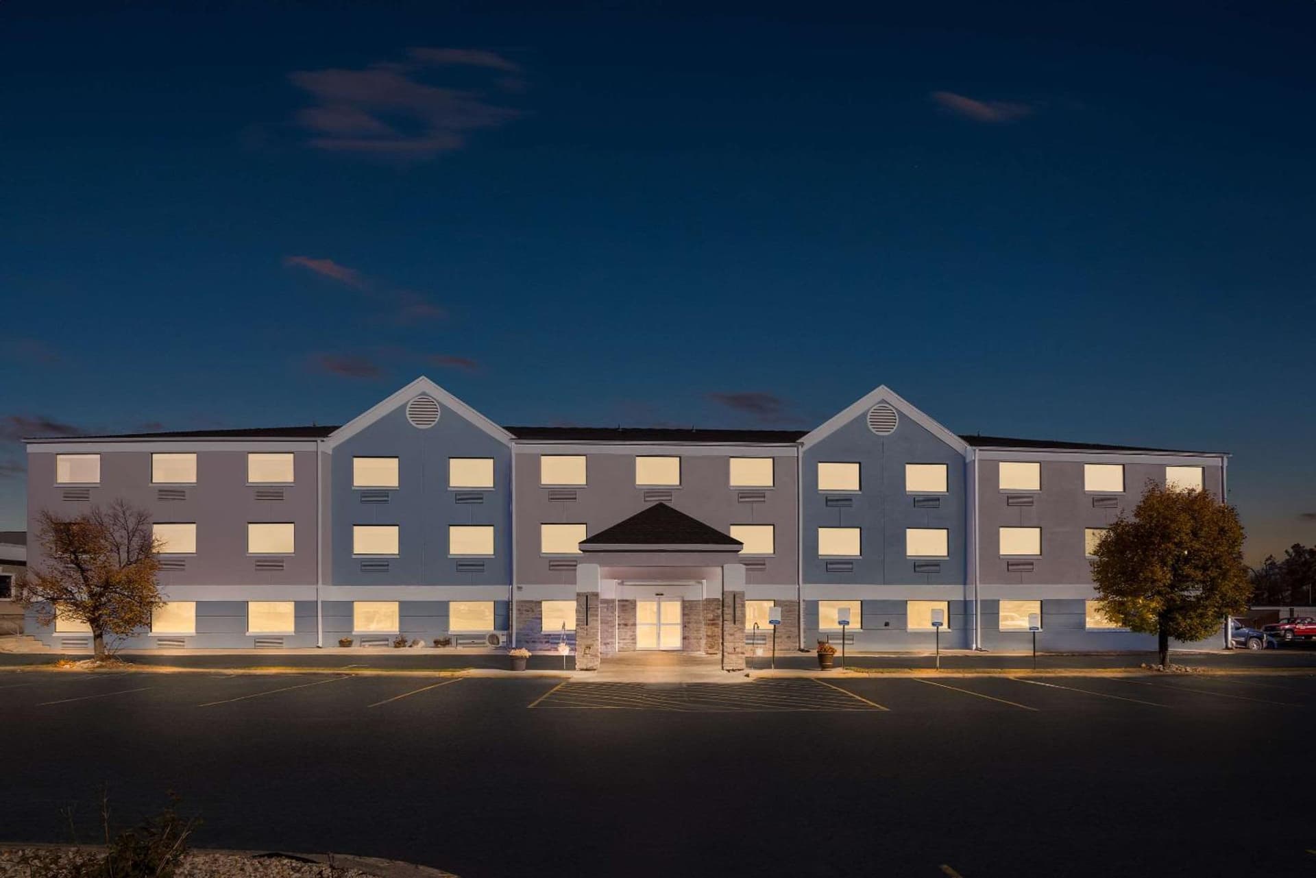 Comfort Inn & Suites Mason City - Clear Lake interior in Mason City, IA — gallery photo 2