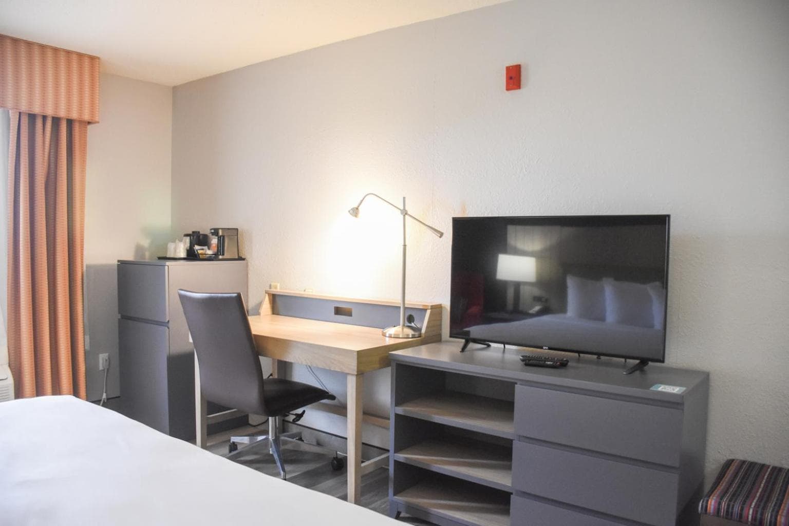 Country Inn & Suites By Radisson Bloomington-Normal West, IL interior in Bloomington, IL — gallery photo 2