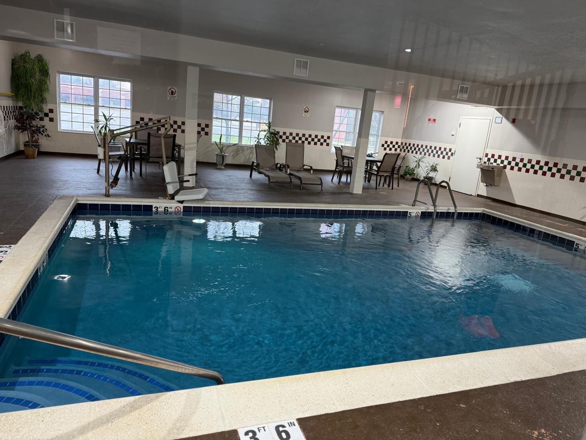 Country Inn & Suites by Radisson, Elgin, IL gallery photo in Elgin, IL — image 44