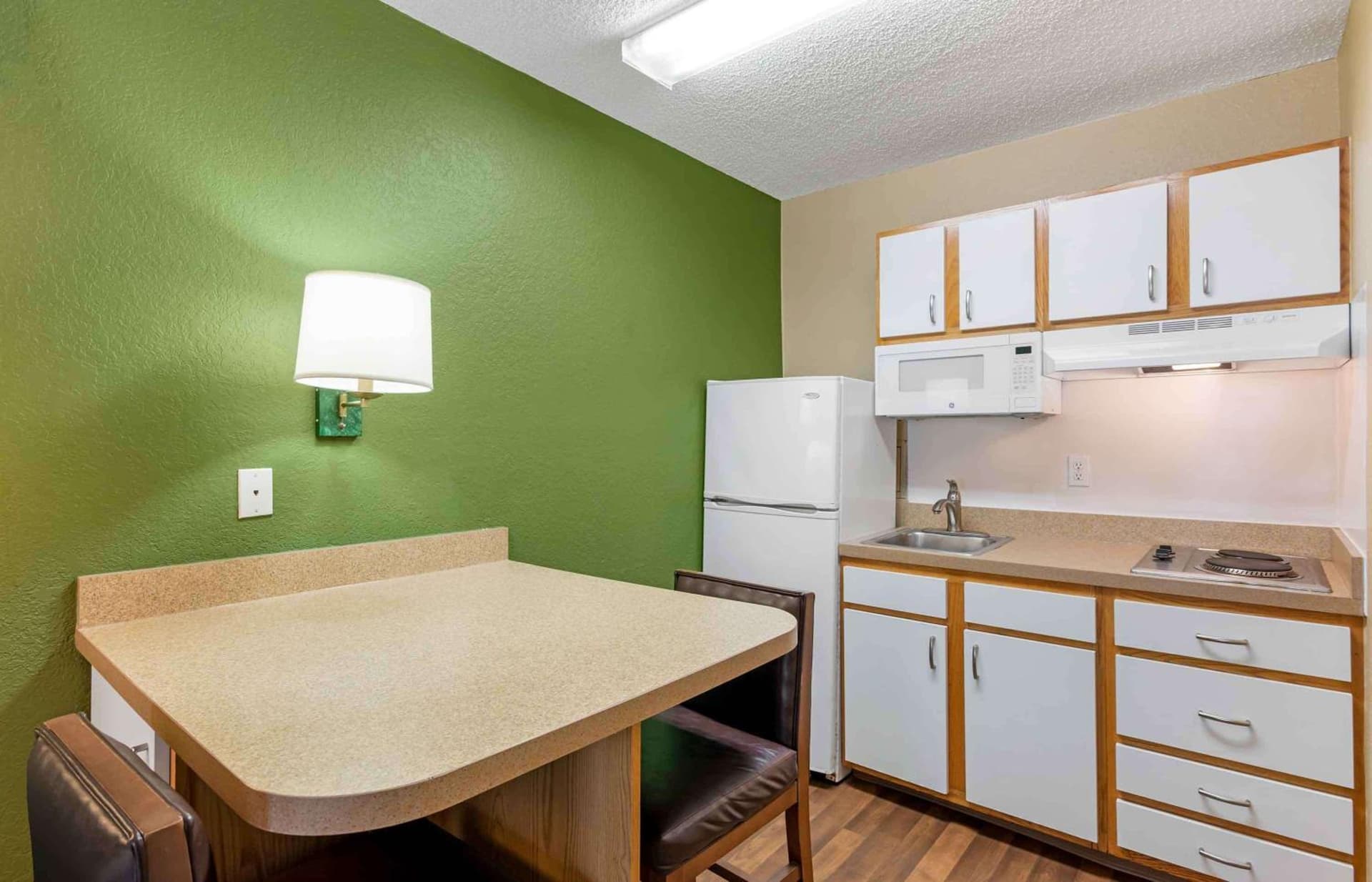 Extended Stay America Suites - Fort Lauderdale - Davie gallery photo in Davie, FL — image 12