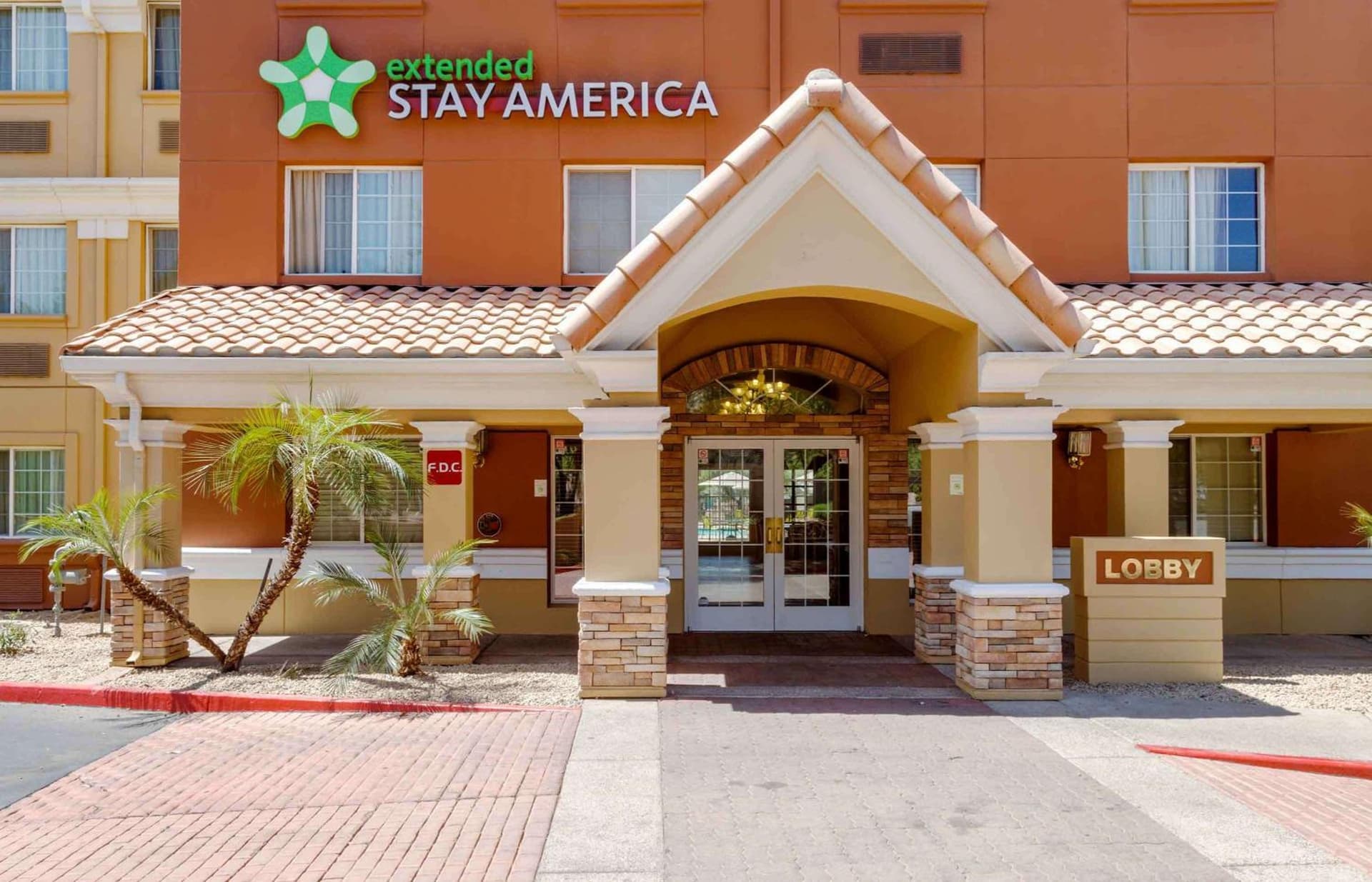 Extended Stay America Suites - Phoenix - Airport - Tempe interior in Tempe, AZ — gallery photo 2