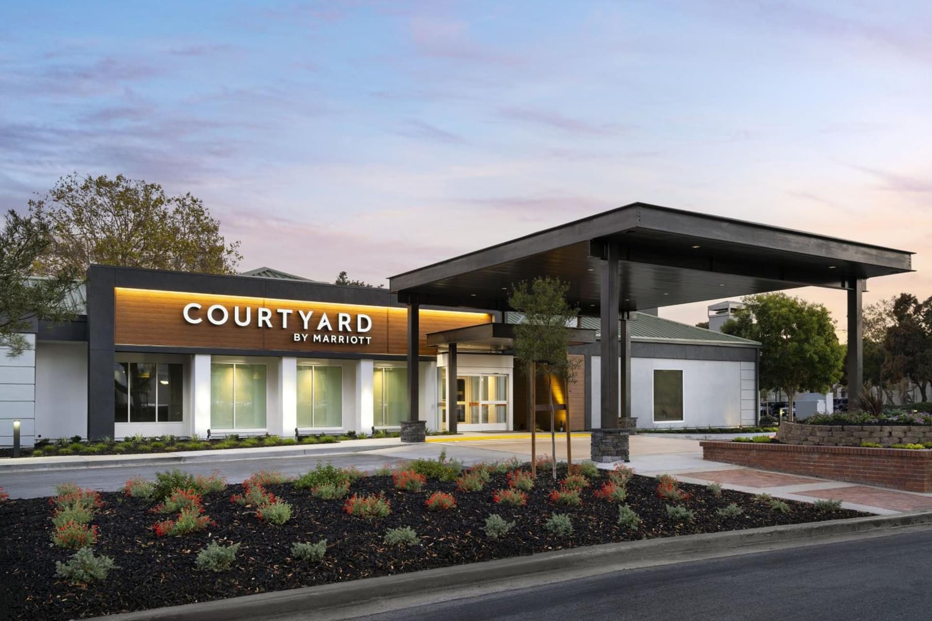 Courtyard by Marriott San Mateo Foster City interior in Foster City, CA — gallery photo 2