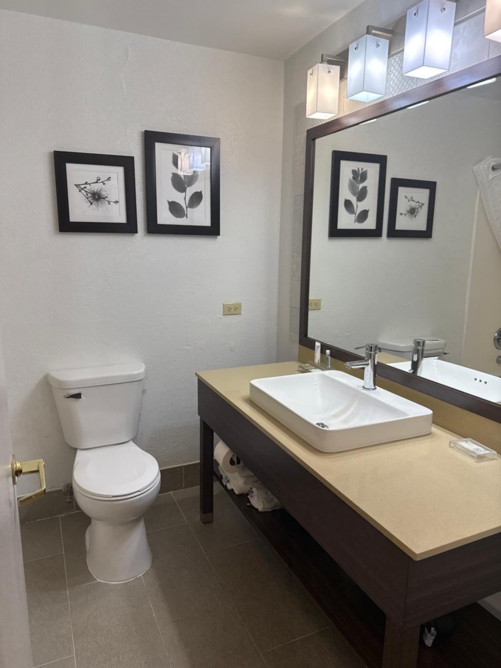 Country Inn & Suites by Radisson, Elgin, IL gallery photo in Elgin, IL — image 20