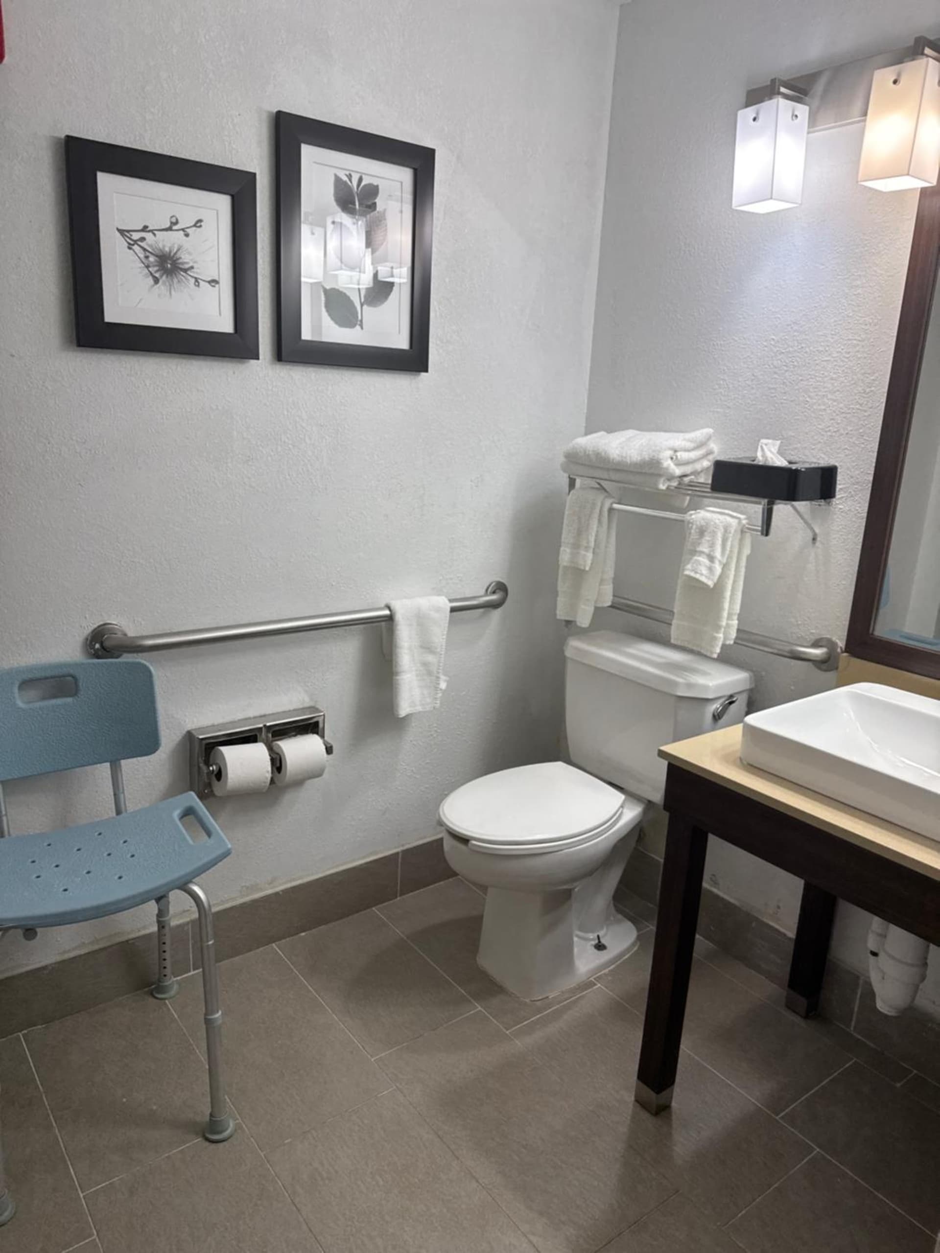 Country Inn & Suites by Radisson, Elgin, IL gallery photo in Elgin, IL — image 35