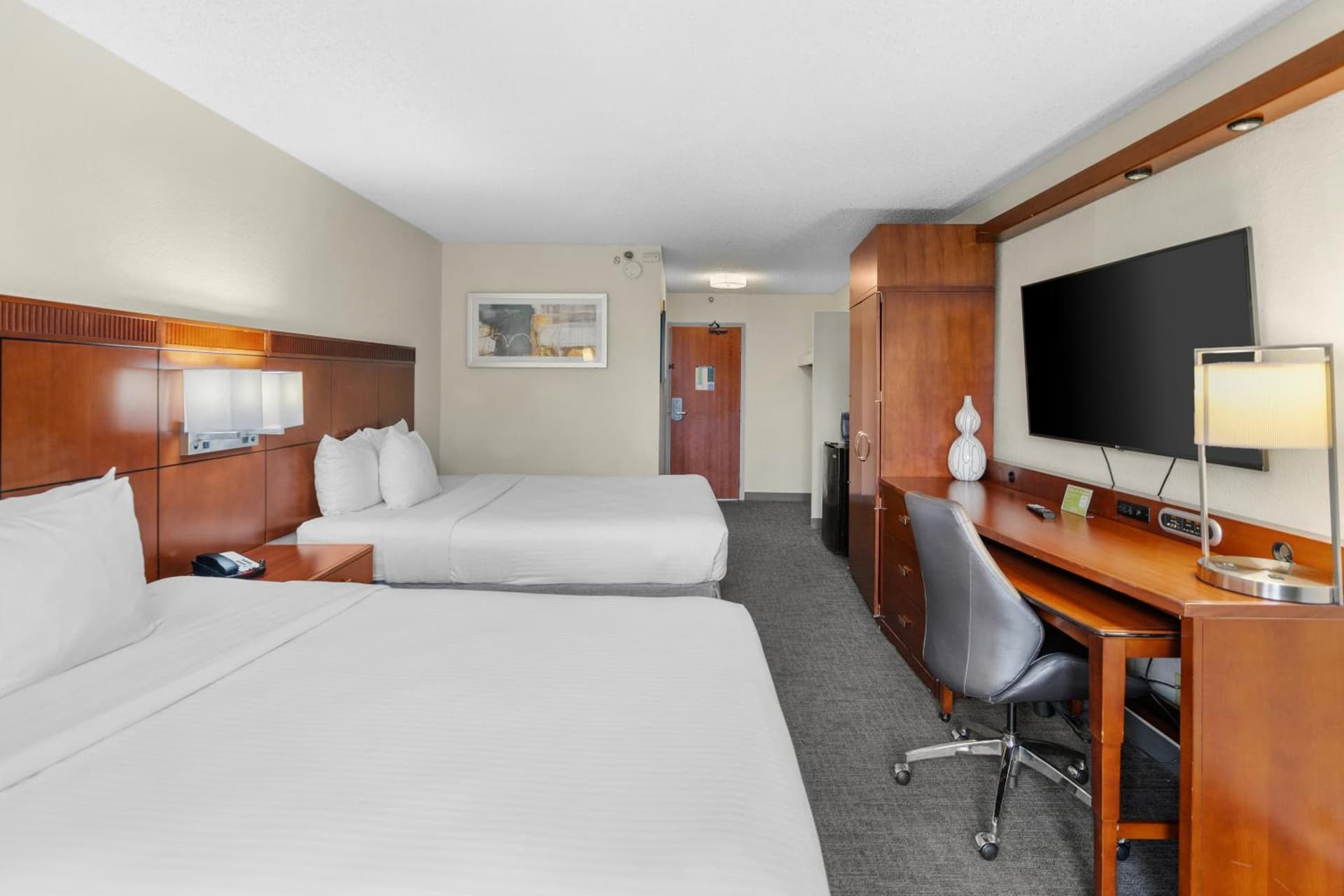 88 Palms Hotel & Event Center property views in West Palm Beach, FL — gallery photo 3