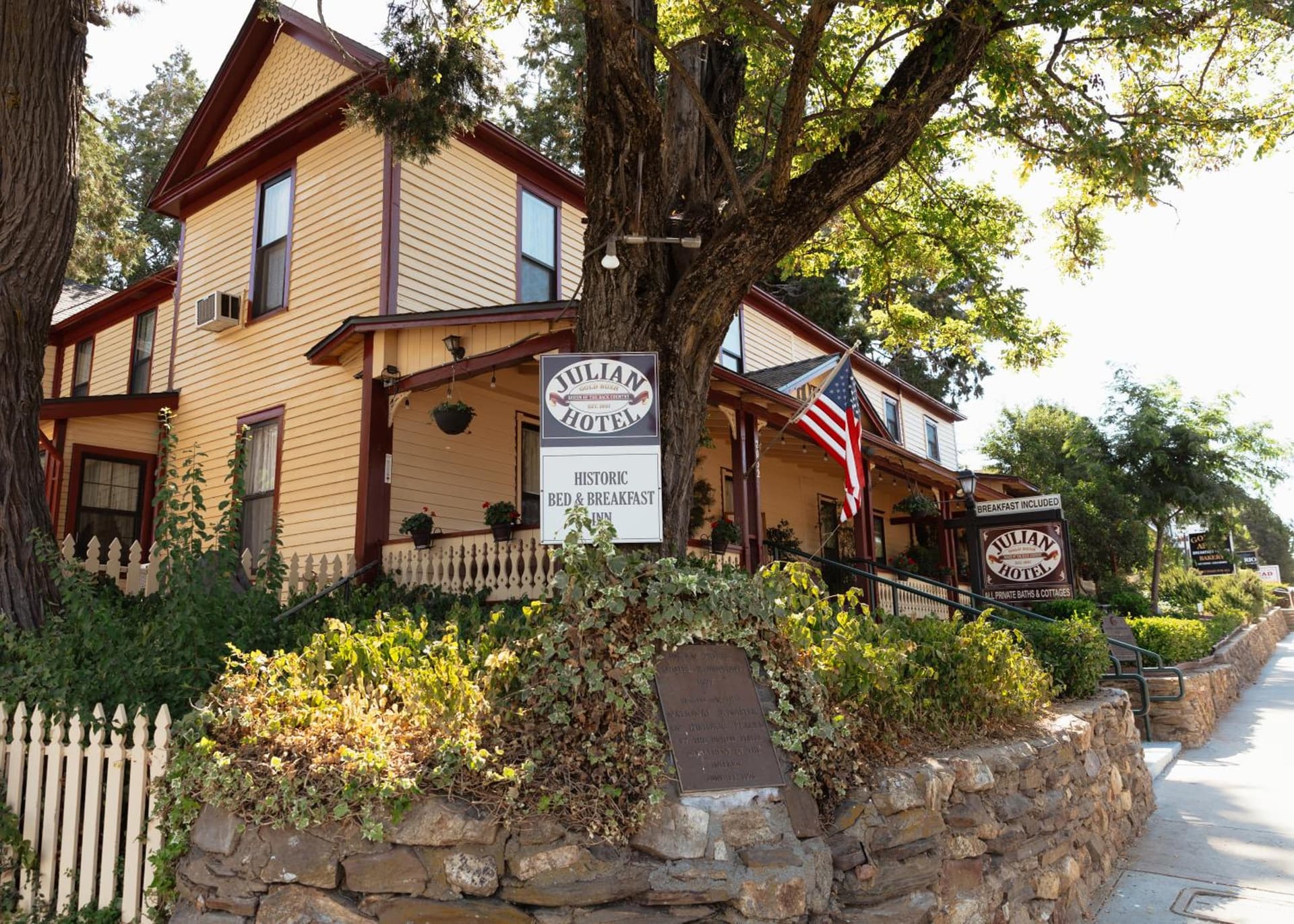 Julian Gold Rush Hotel featured exterior or lobby in Julian, CA — similar hotel