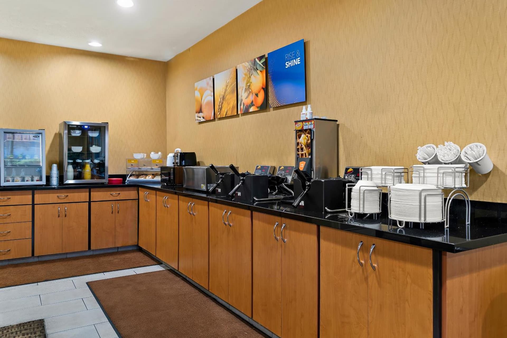Comfort Suites- Saginaw property views in Saginaw, MI — gallery photo 3