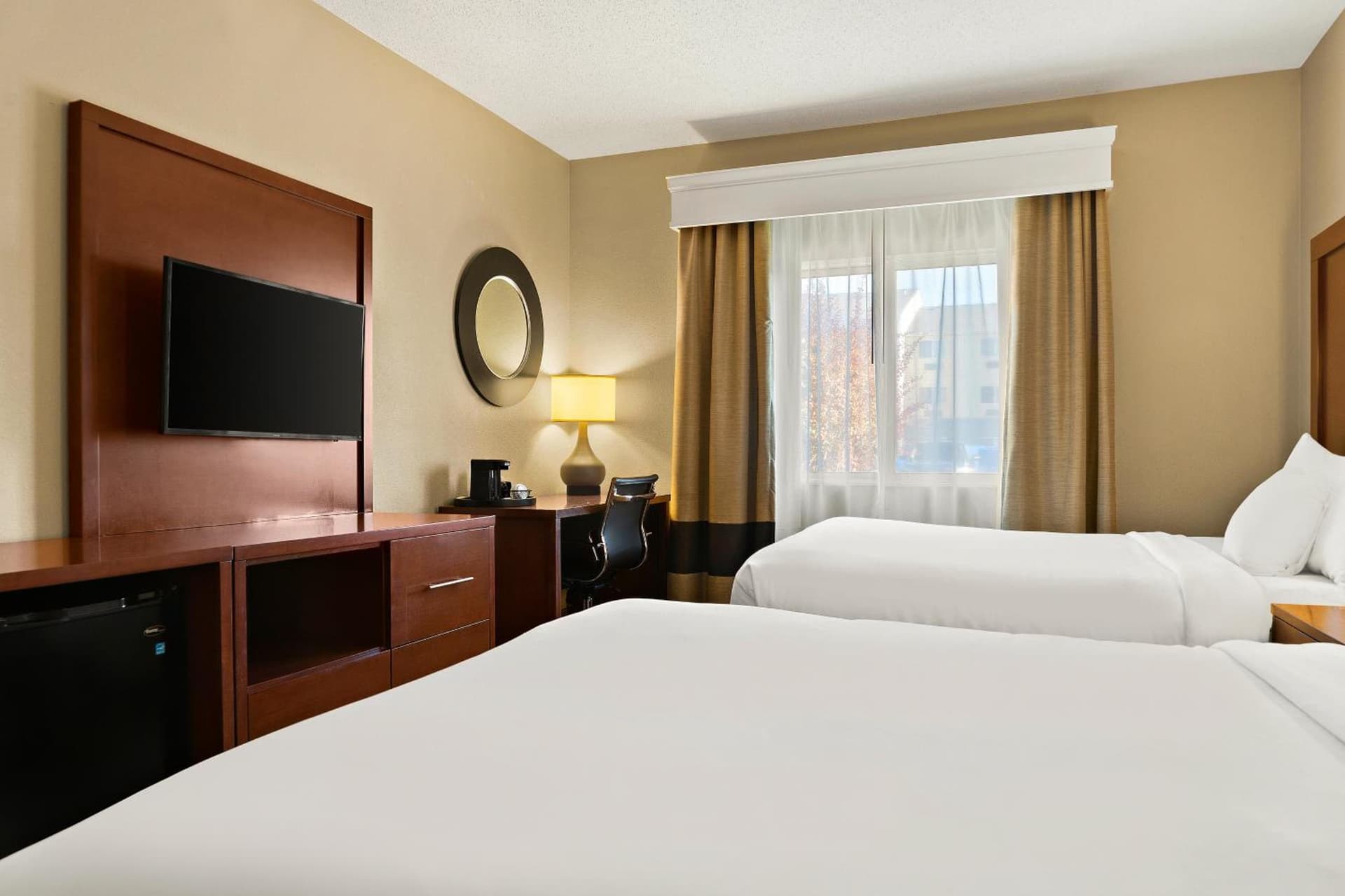 Comfort Suites- Saginaw gallery photo in Saginaw, MI — image 5