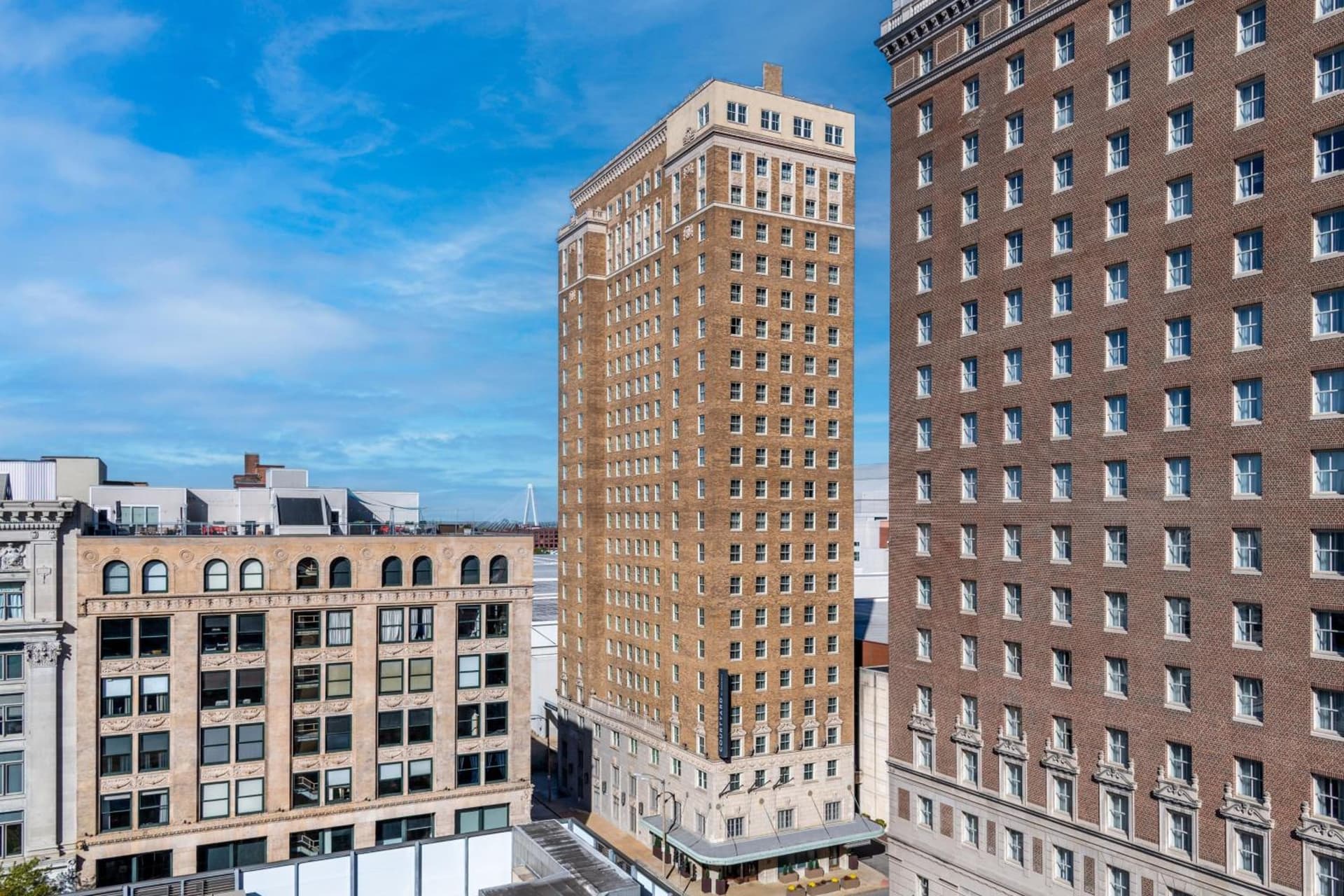 Courtyard St. Louis Downtown/Convention Center interior in Saint Louis, MO — gallery photo 2