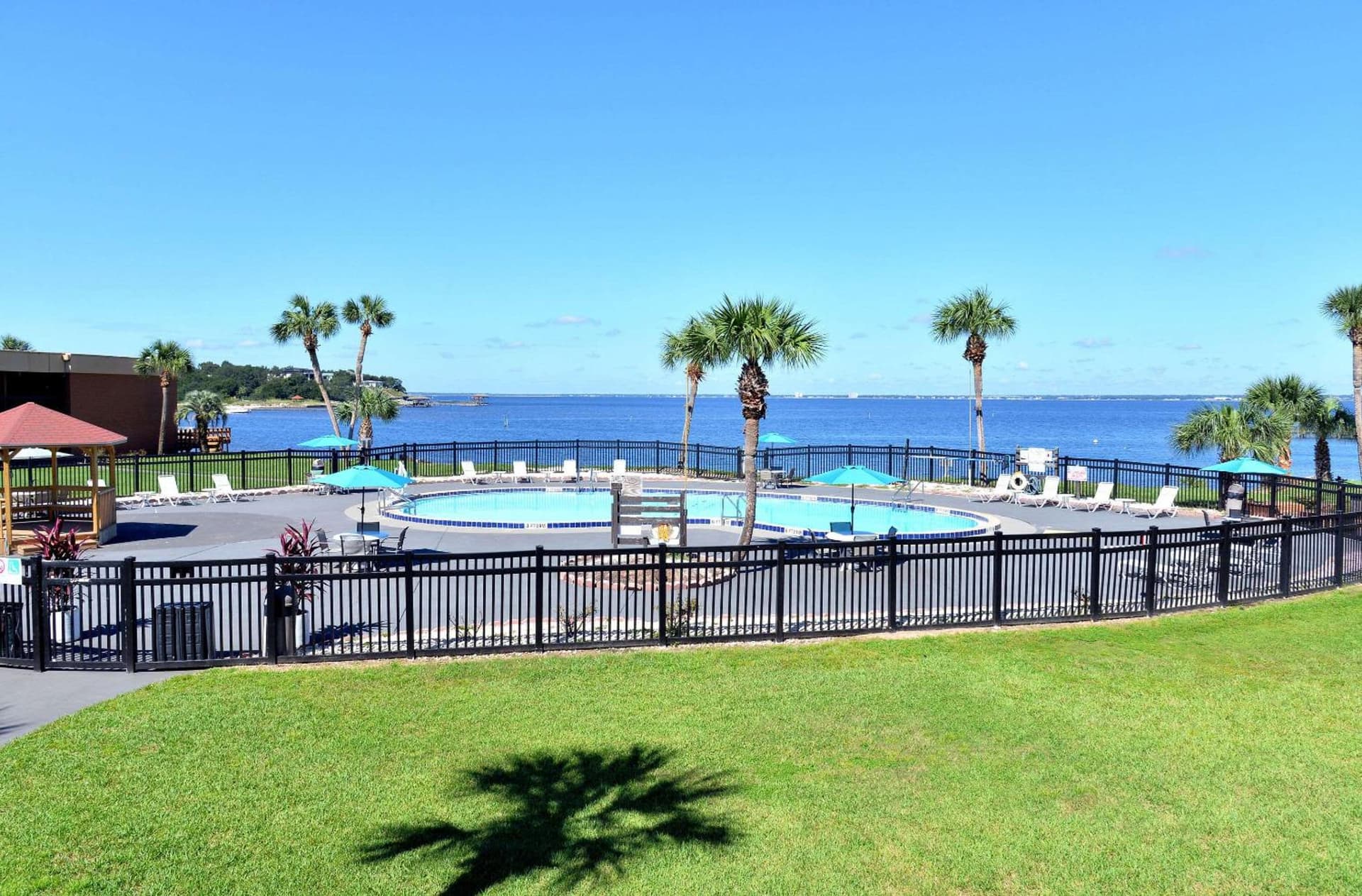 Quality Inn & Suites Gulf Breeze Bayside near Pensacola Beach property views in Gulf Breeze, FL — gallery photo 3