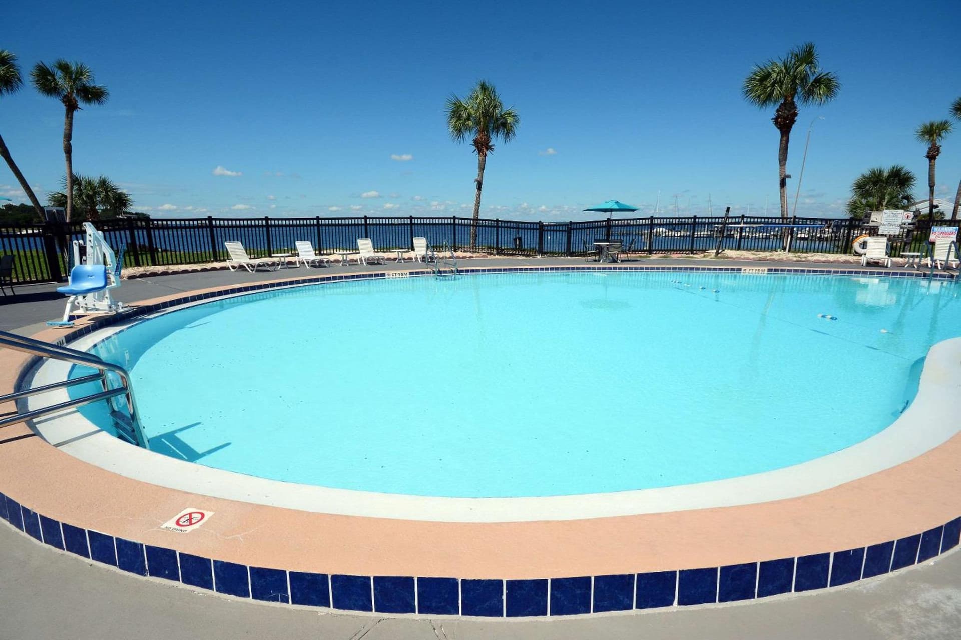 Quality Inn & Suites Gulf Breeze Bayside near Pensacola Beach interior in Gulf Breeze, FL — gallery photo 2