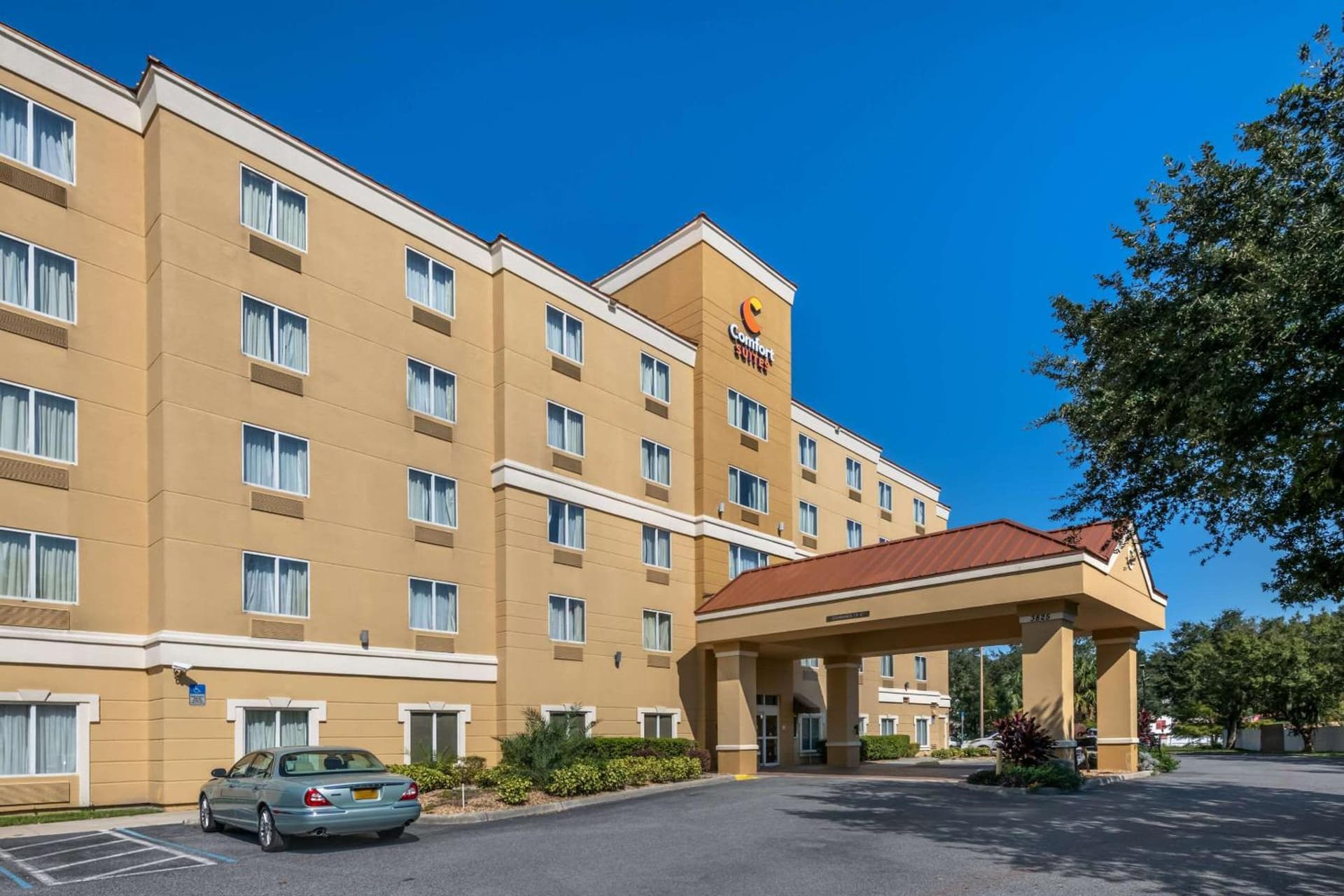 Comfort Suites Ocala North featured exterior or lobby in Ocala, FL — similar hotel