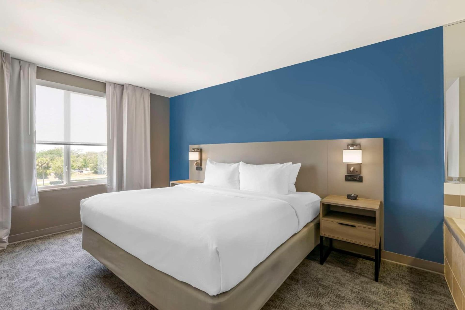 Comfort Suites Sarasota-Siesta Key gallery photo in Sarasota, FL — image 14