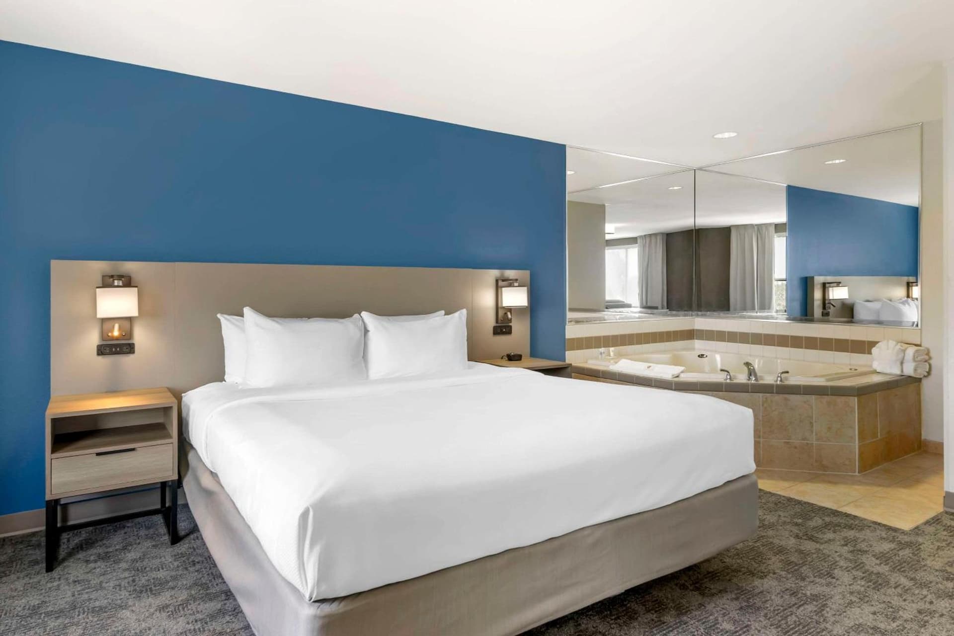 Comfort Suites Sarasota-Siesta Key gallery photo in Sarasota, FL — image 31