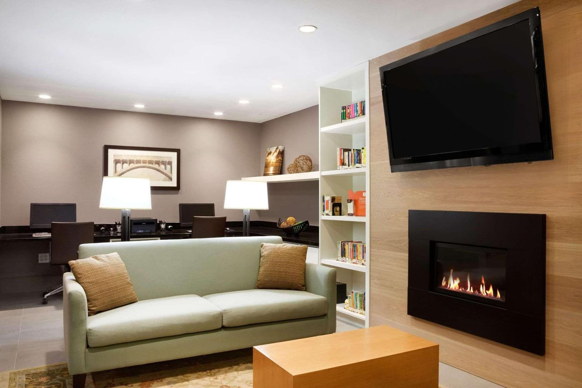 Country Inn & Suites by Radisson Roseville - St Paul gallery photo in Roseville, MN — image 5