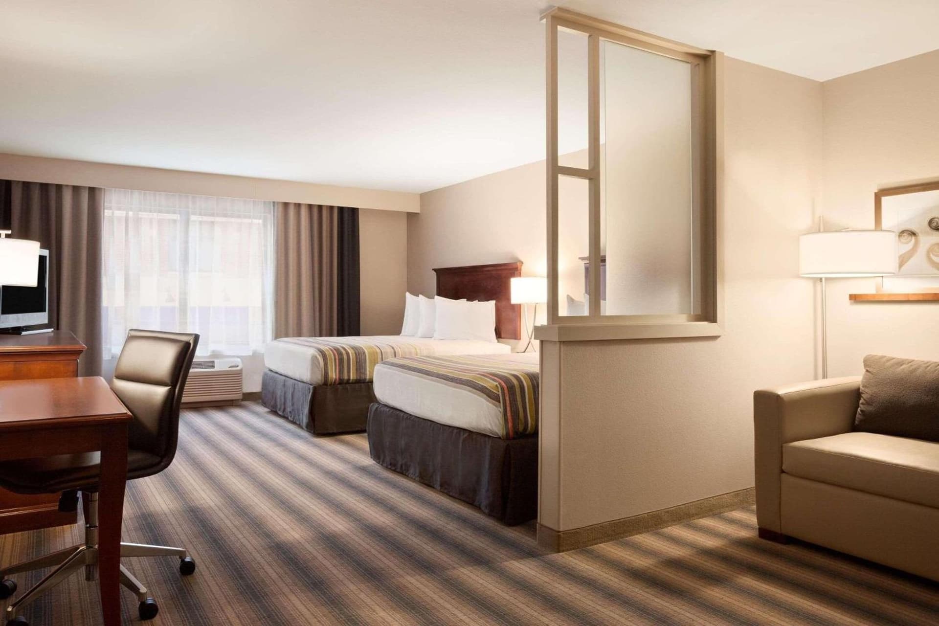 Country Inn & Suites by Radisson Roseville - St Paul property views in Roseville, MN — gallery photo 3
