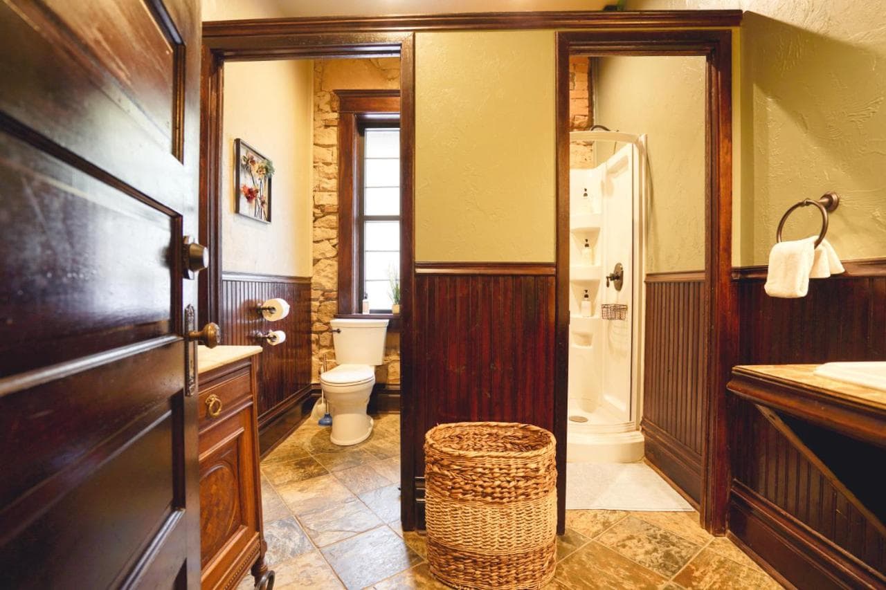 FlatIron Suite 102 - Cozy Downtown Retreat property views in Hot Springs, SD — gallery photo 3