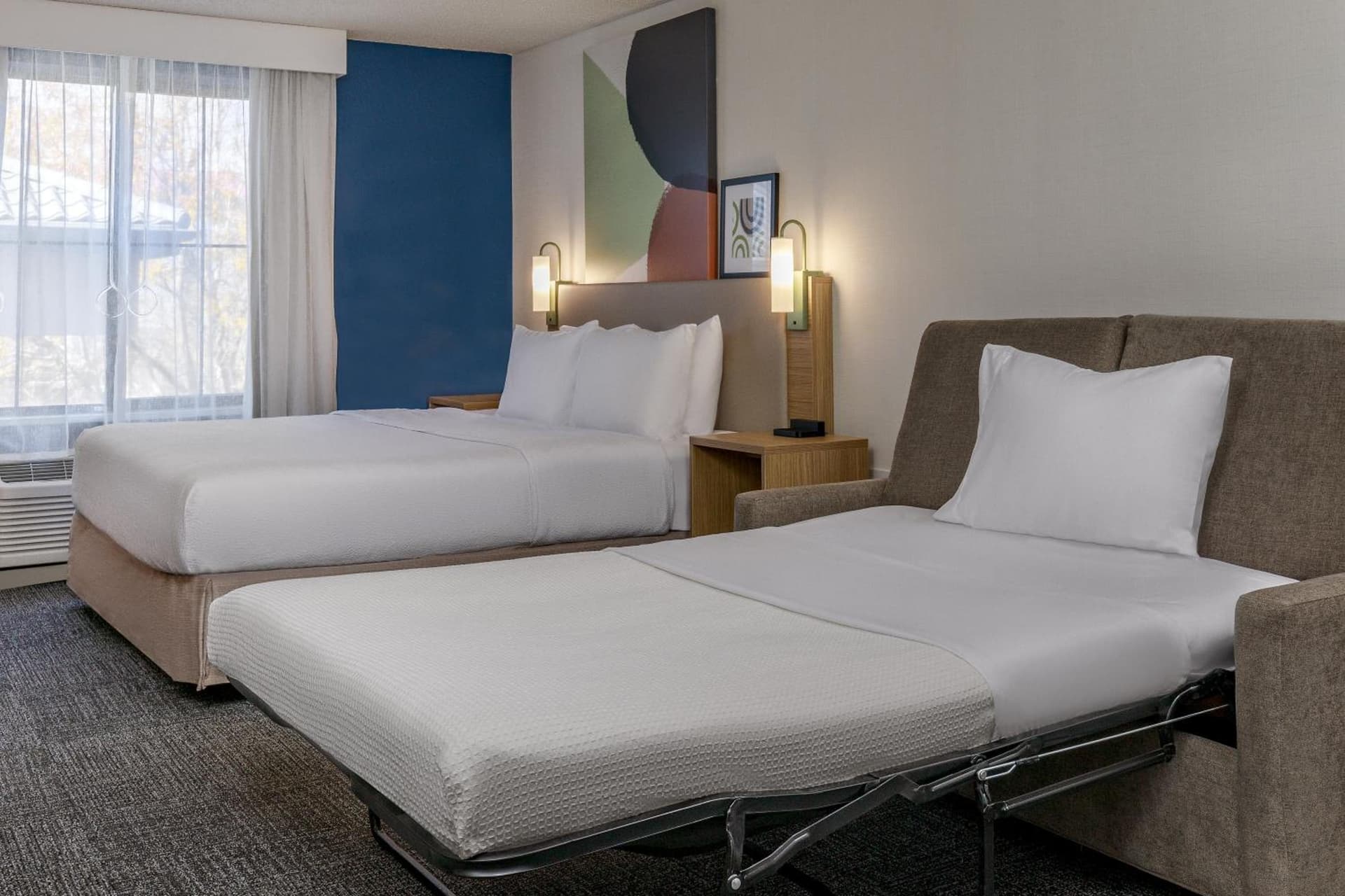Spark by Hilton Denver International Airport property views in Denver, CO — gallery photo 3