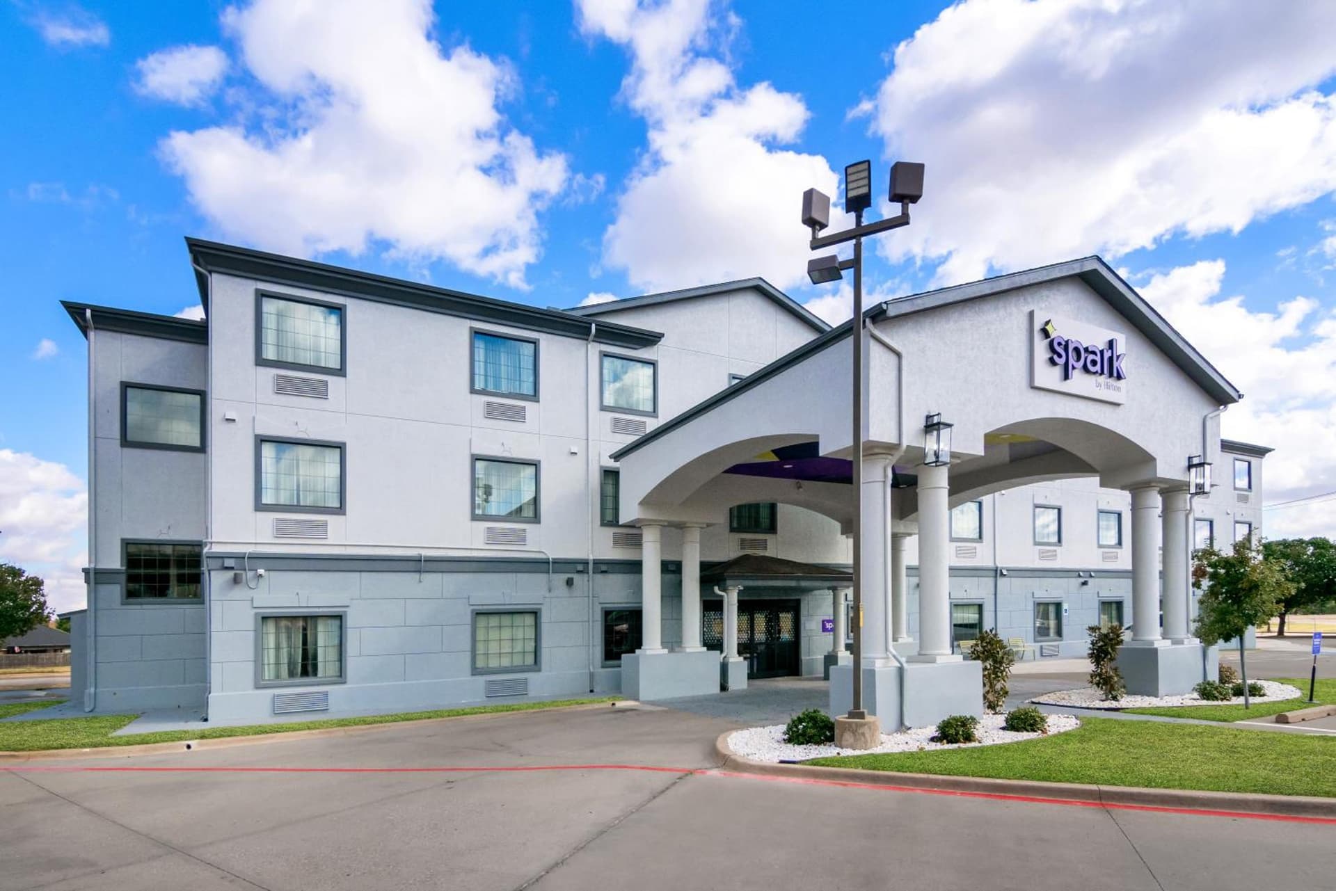 Spark by Hilton Wichita Falls interior in Wichita Falls, TX — gallery photo 2