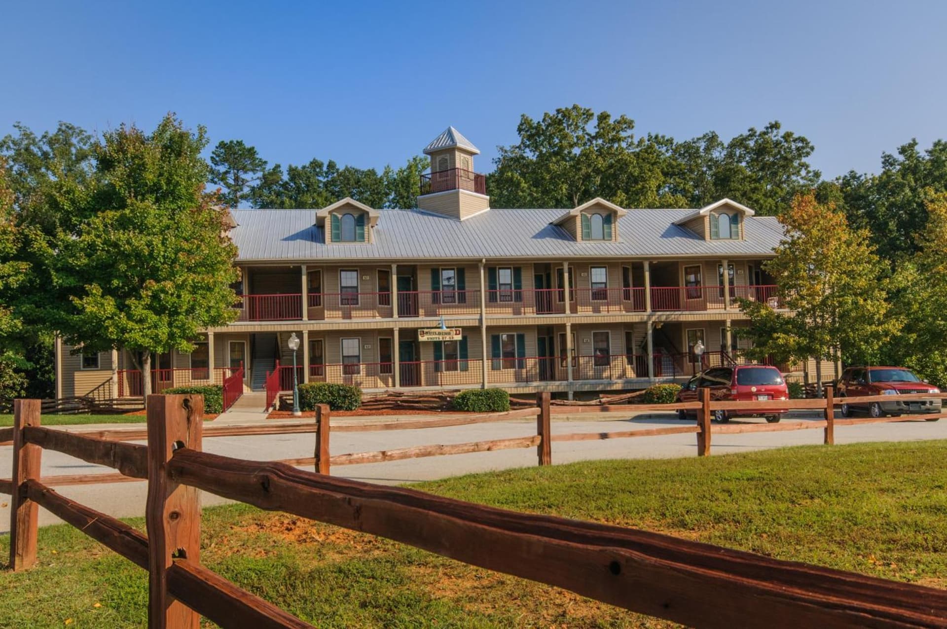 Holiday Inn Club Vacations Apple Mountain Resort at Clarkesville featured exterior or lobby in Clarkesville, GA — similar hotel