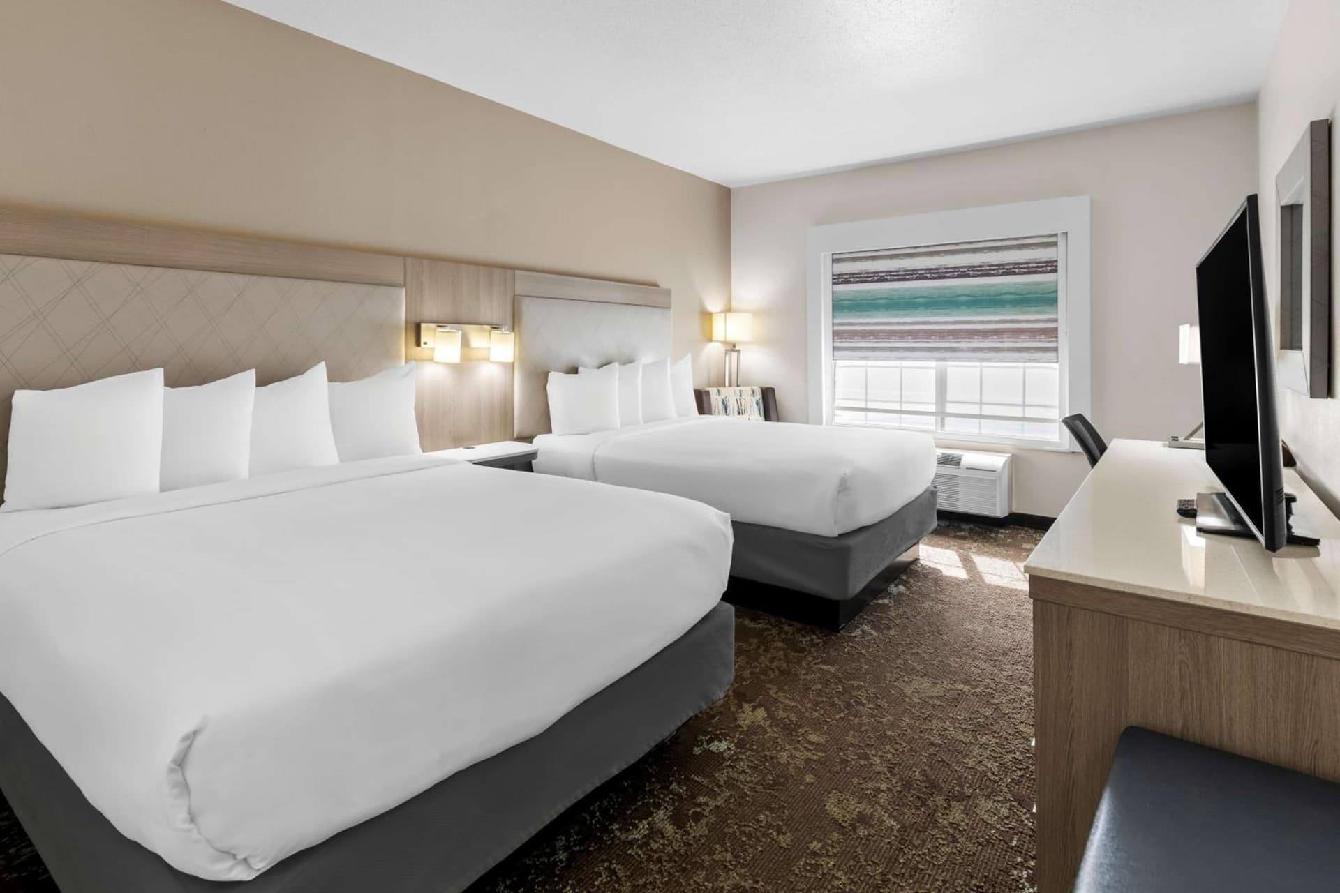 Best Western Worlds Of Fun property views in Kansas City, MO — gallery photo 3