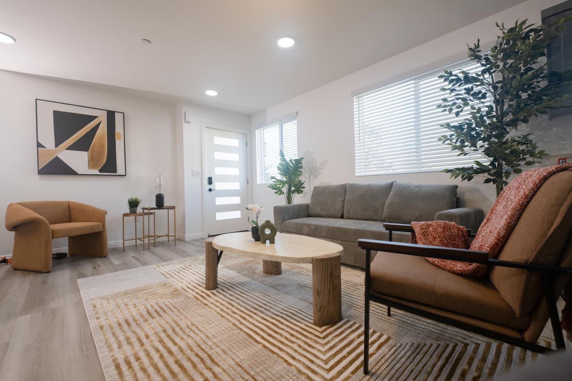 Charming 3BD in the Heart of LA featured exterior or lobby in Los Angeles, CA — similar hotel