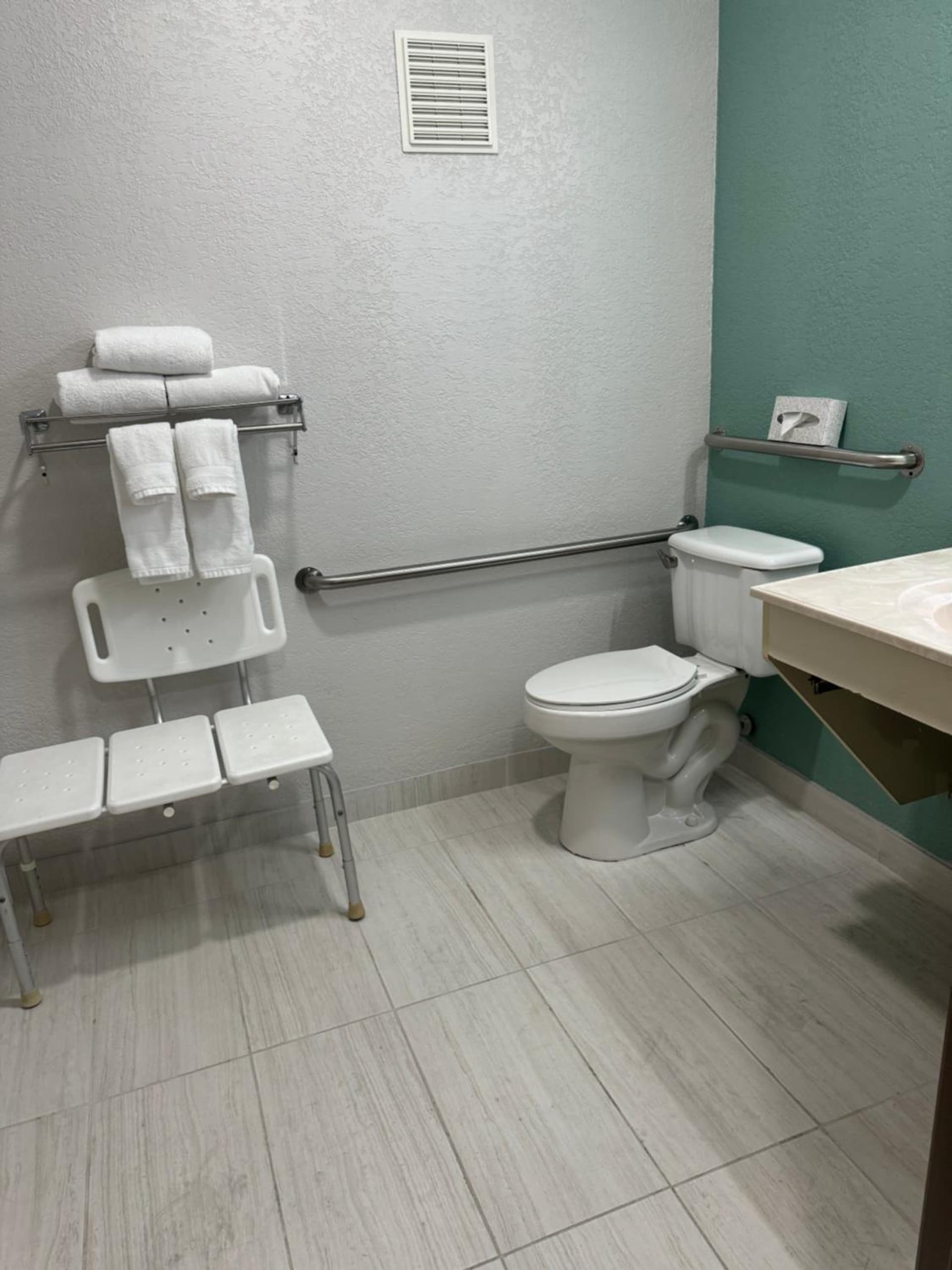 Wingate by Wyndham Sioux City gallery photo in Sioux City, IA — image 25