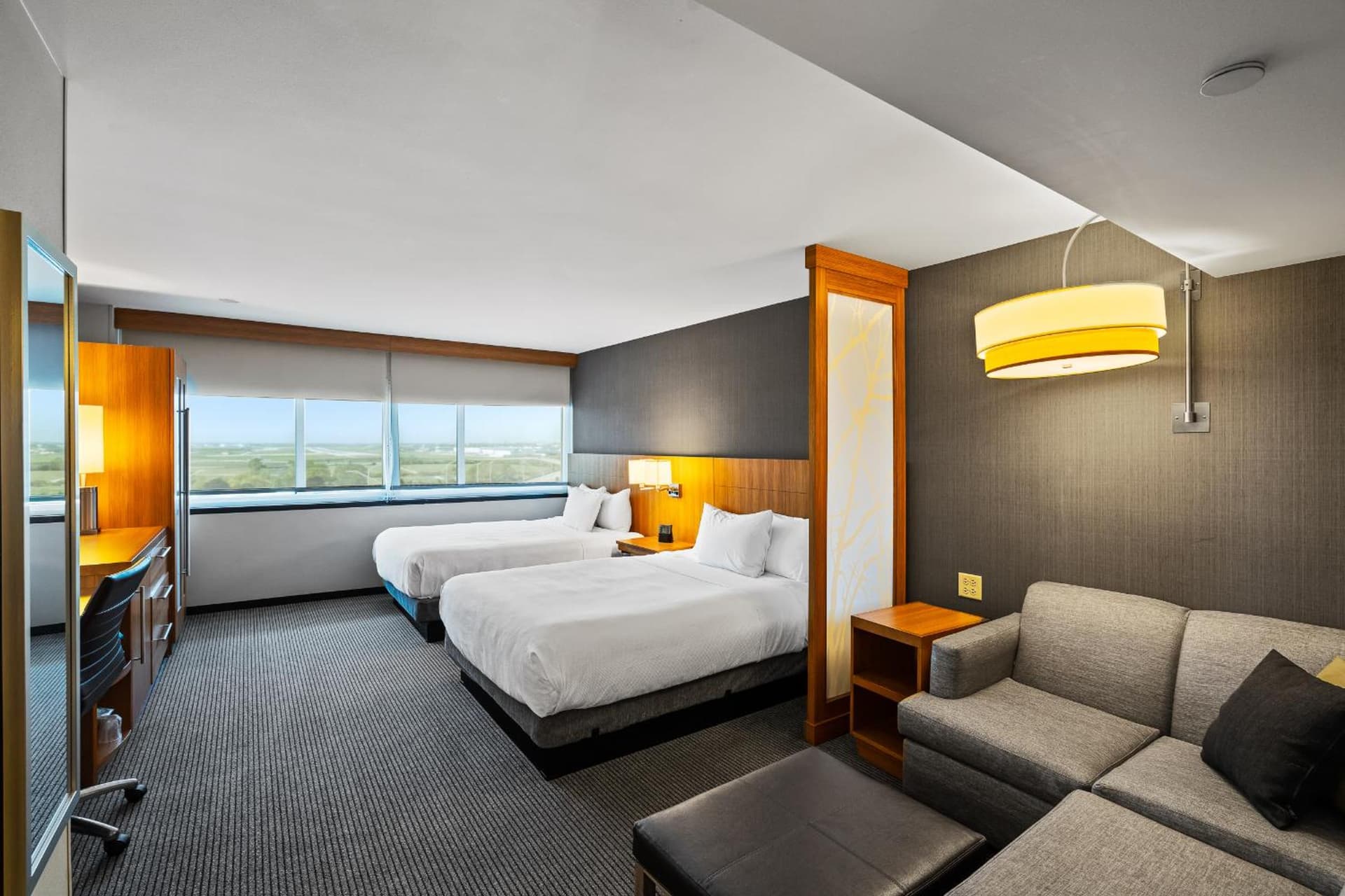 Hyatt Place Chicago O'Hare Airport interior in Rosemont, IL — gallery photo 2