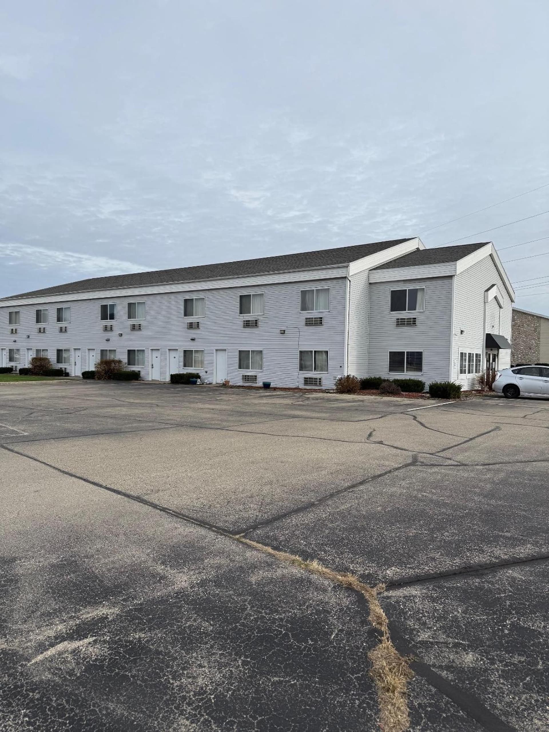 Valued Stay Prairie Du Chien featured exterior or lobby in Prairie du Chien, WI — similar hotel